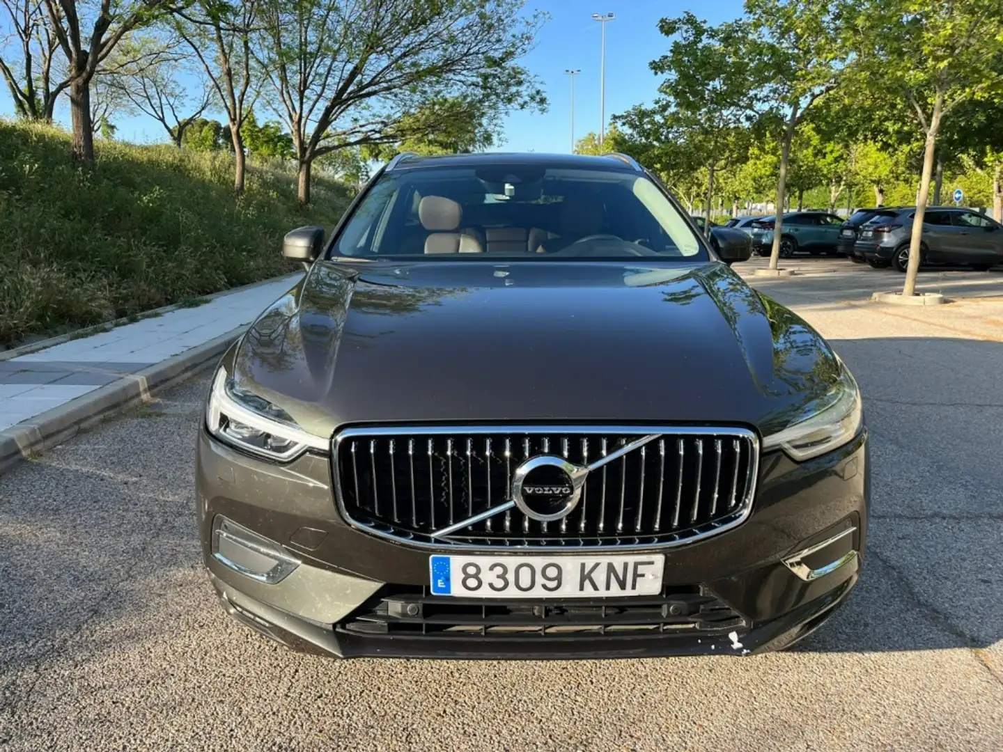 Volvo XC60 D4 Inscription Aut. Gris - 2