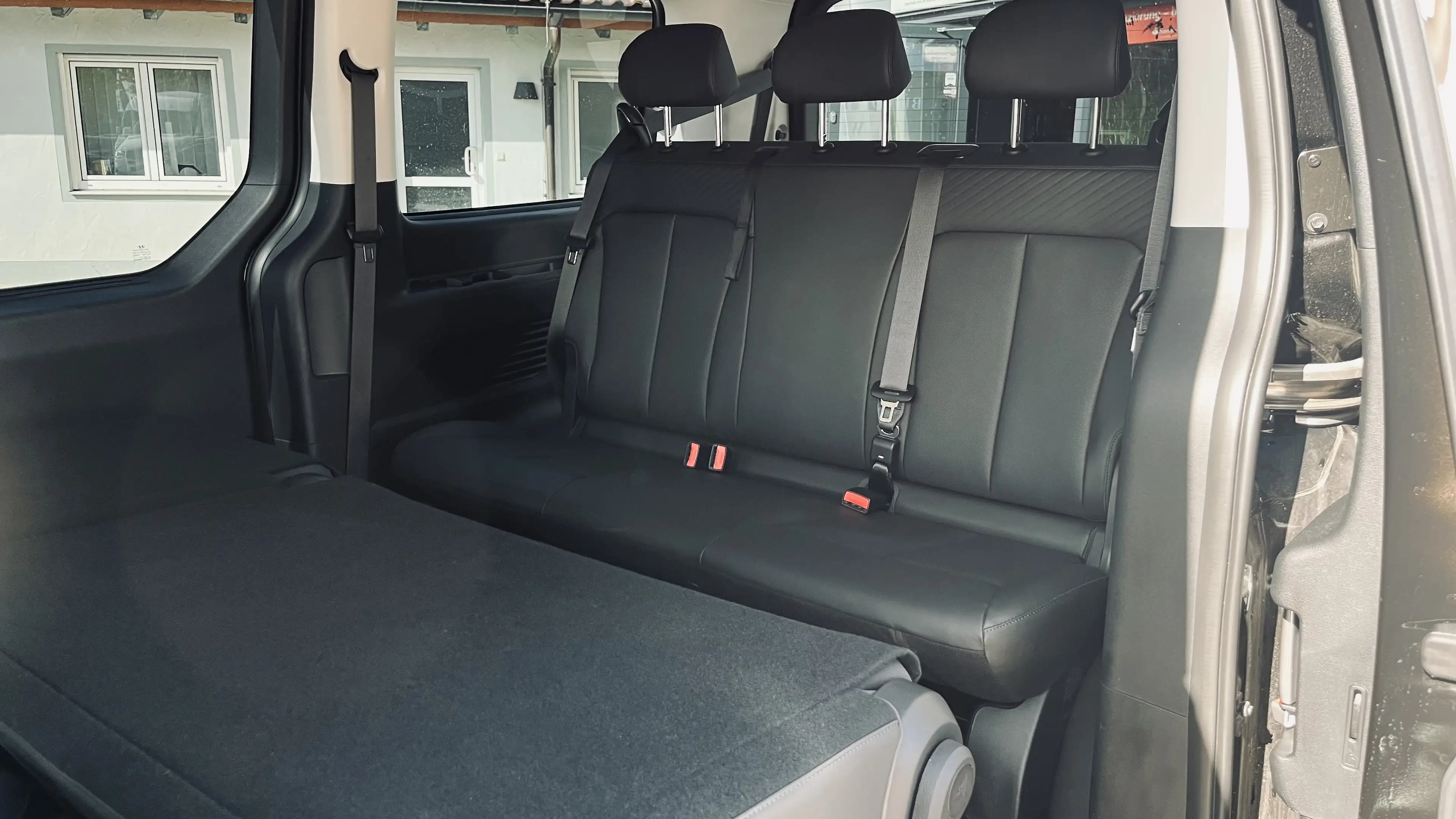 Hyundai STARIA Prime Hybrid 2WD*9 SITZE*I HAND*SERVICE NEU*WENIG KM*WERK GARANTIE* — photo 9