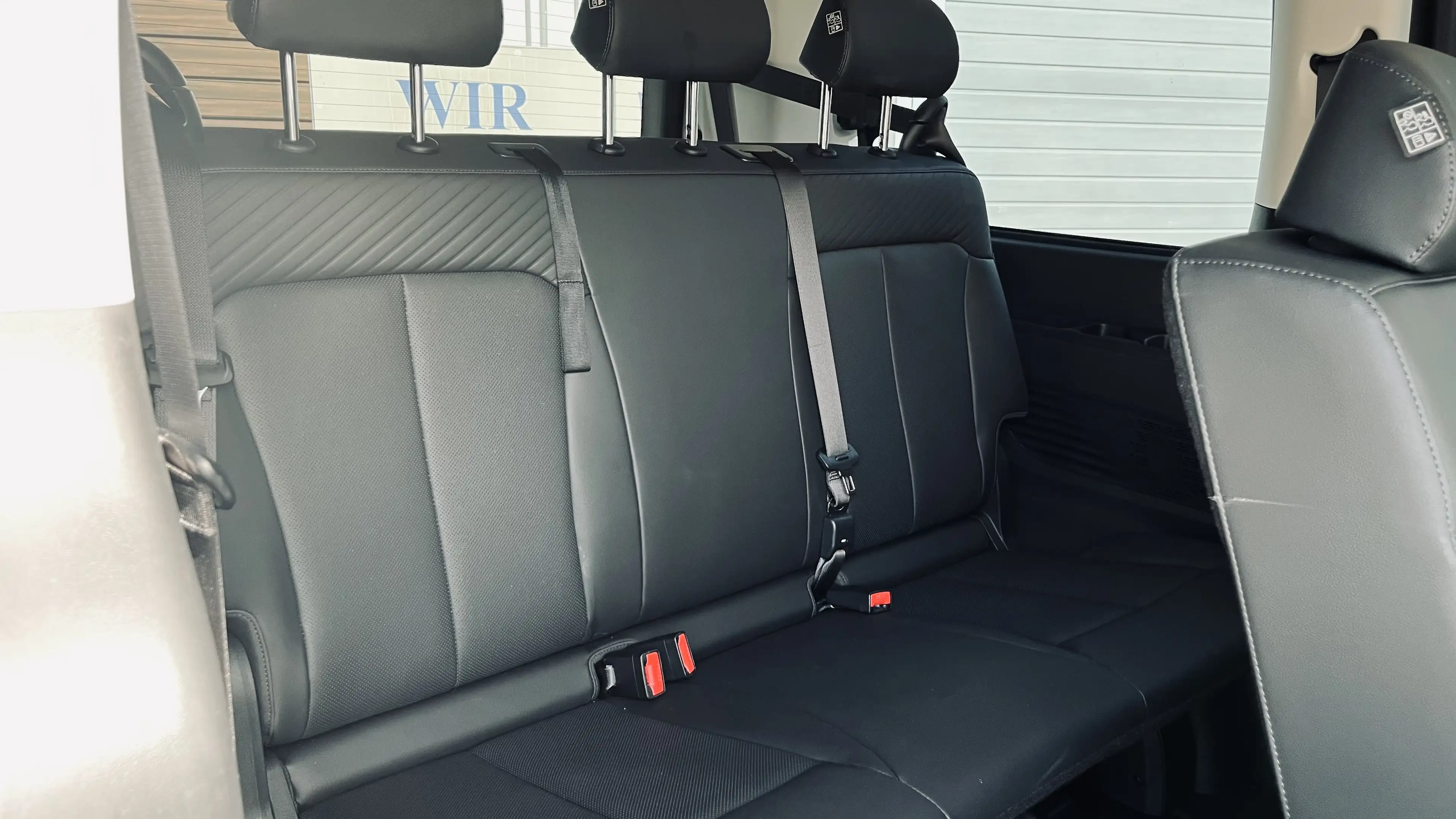 Hyundai STARIA Prime Hybrid 2WD*9 SITZE*I HAND*SERVICE NEU*WENIG KM*WERK GARANTIE* — photo 7