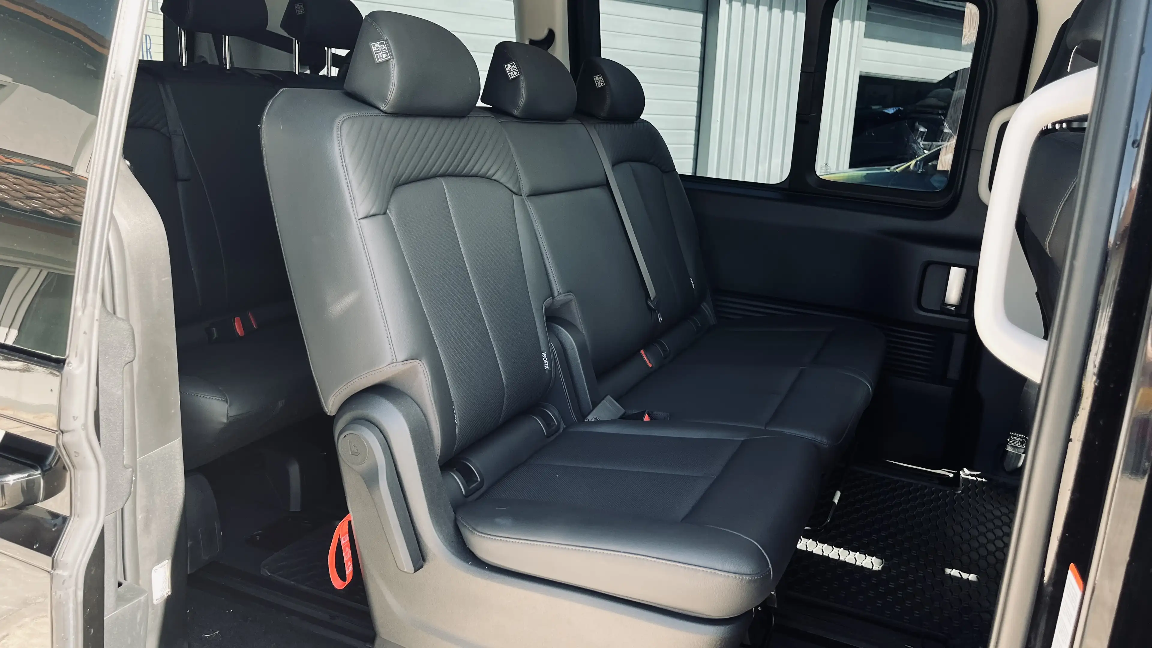 Hyundai STARIA Prime Hybrid 2WD*9 SITZE*I HAND*SERVICE NEU*WENIG KM*WERK GARANTIE* — photo 6