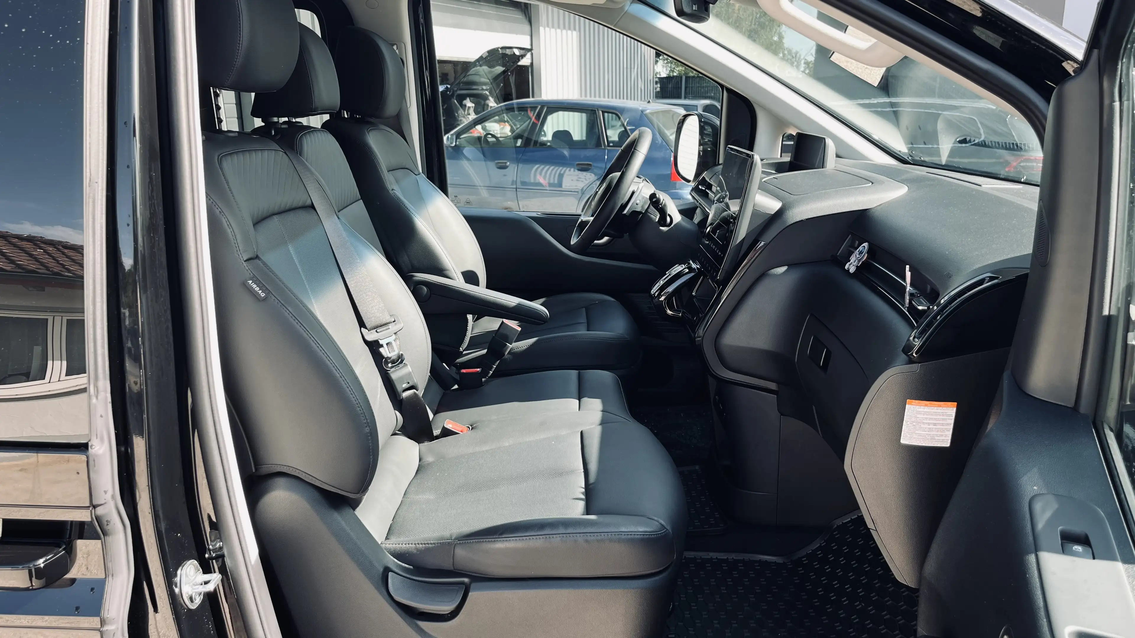 Hyundai STARIA Prime Hybrid 2WD*9 SITZE*I HAND*SERVICE NEU*WENIG KM*WERK GARANTIE* — photo 5