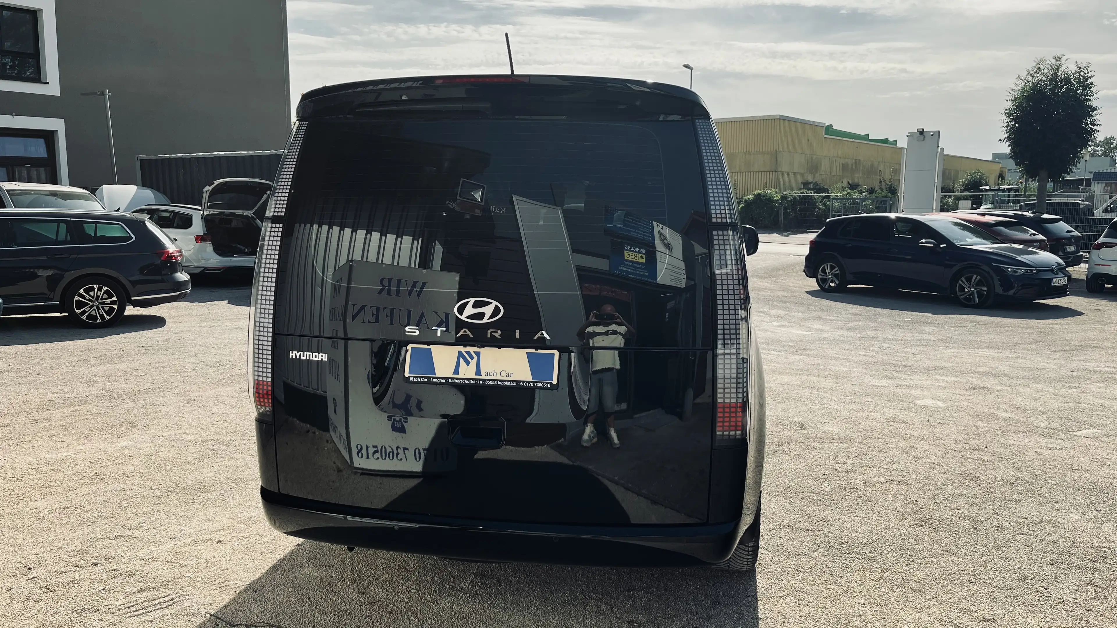 Hyundai STARIA Prime Hybrid 2WD*9 SITZE*I HAND*SERVICE NEU*WENIG KM*WERK GARANTIE* — photo 3