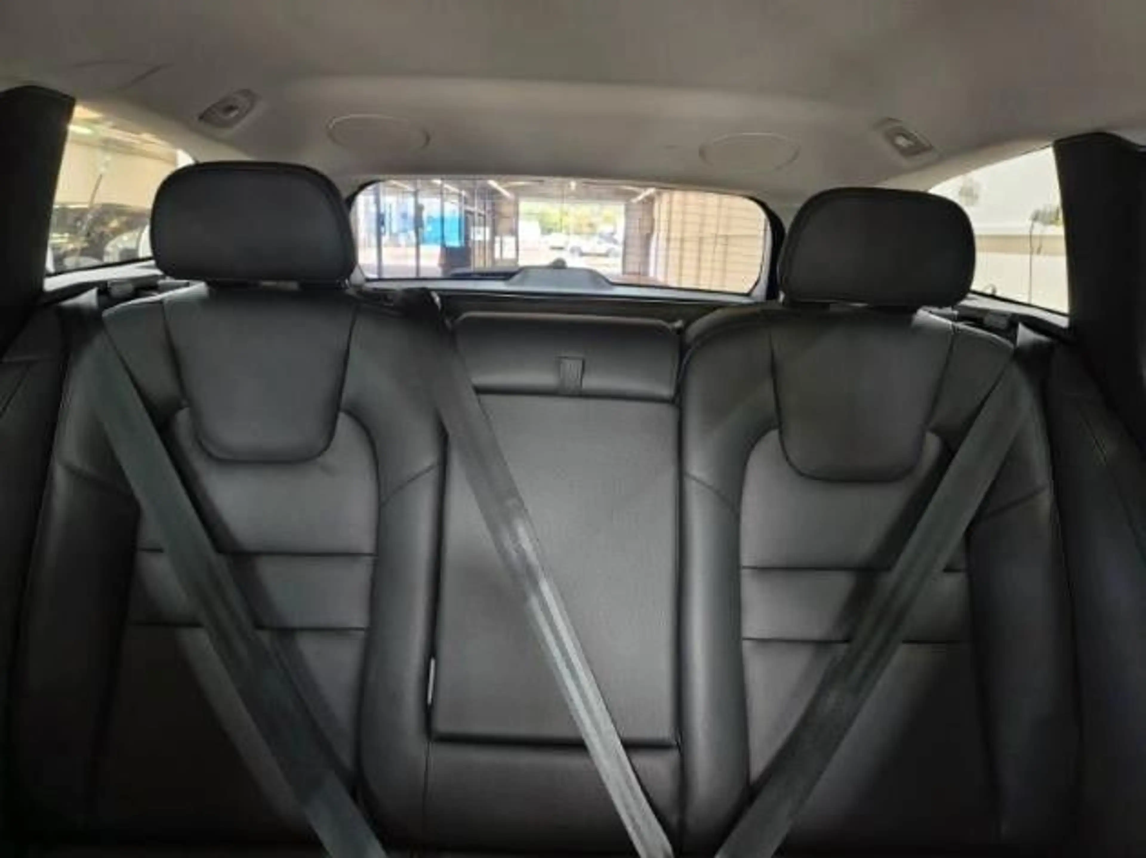 Volvo V60 B4 Plus Dark — photo 9
