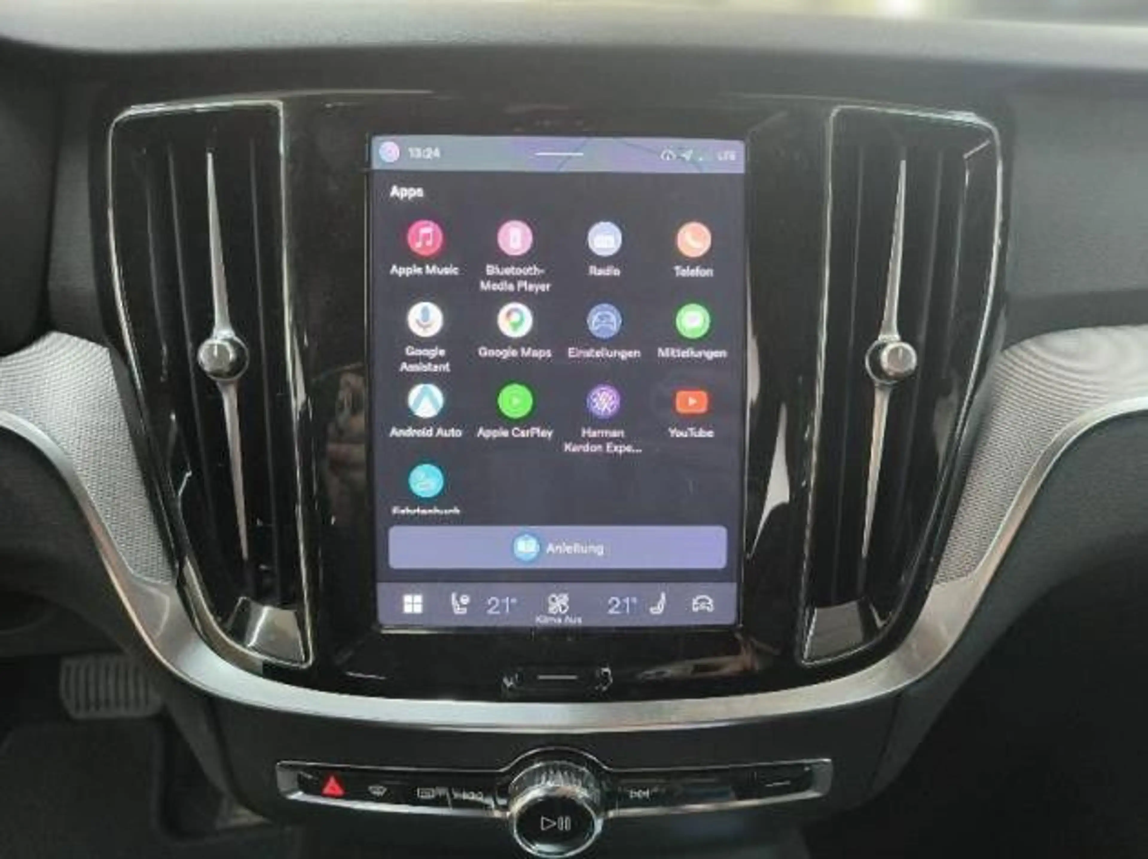 Volvo V60 B4 Plus Dark — photo 11