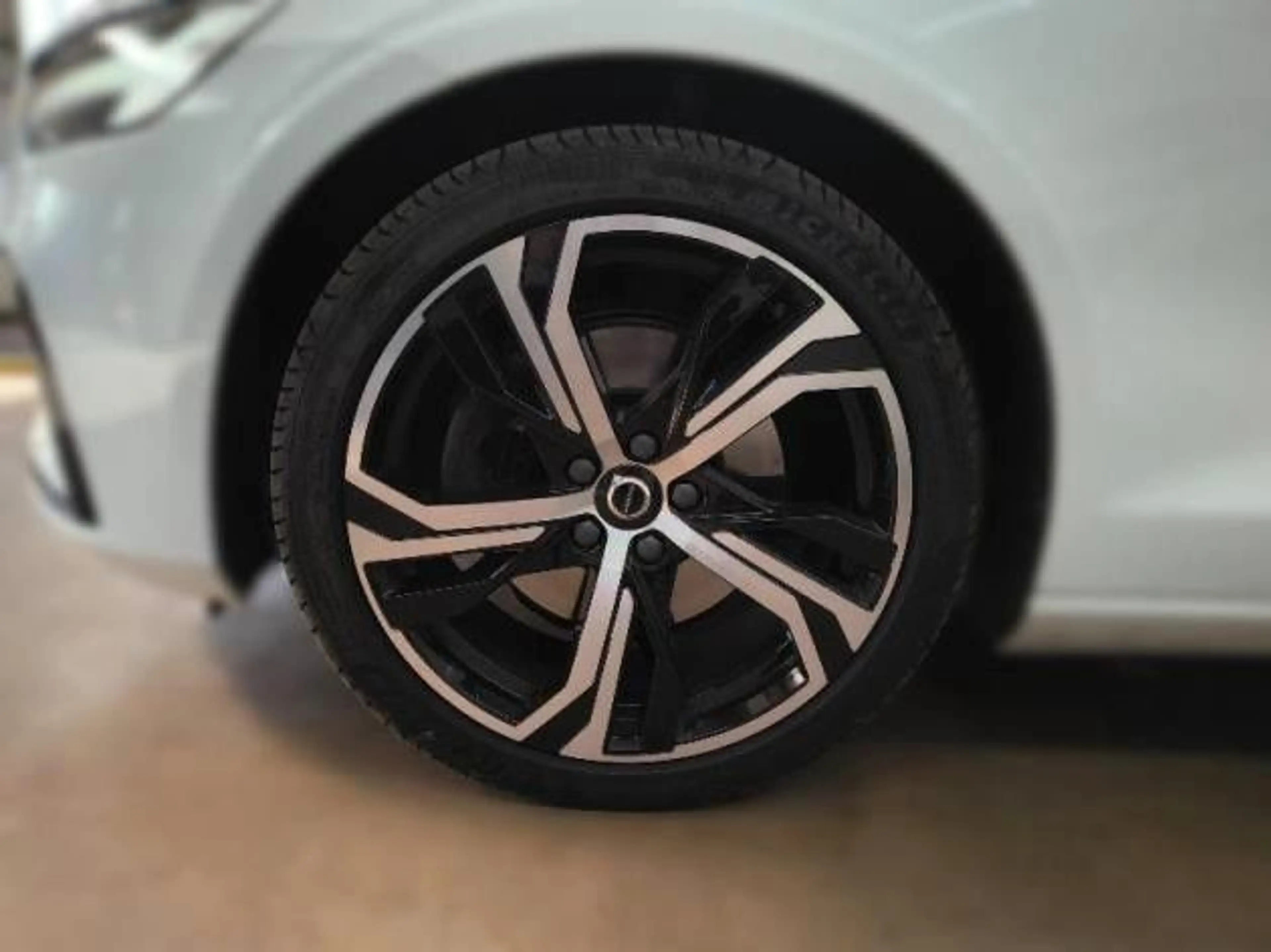 Volvo V60 B4 Plus Dark — photo 7