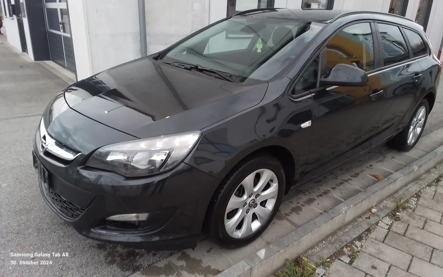 Opel Astra J Sports Tourer Style Zwart - 2