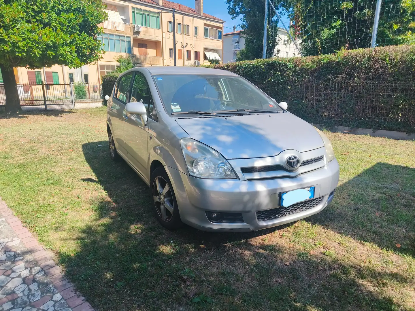 Toyota Corolla Verso 1.8 VVT-I, 129 CV, Automatica Argento - 1