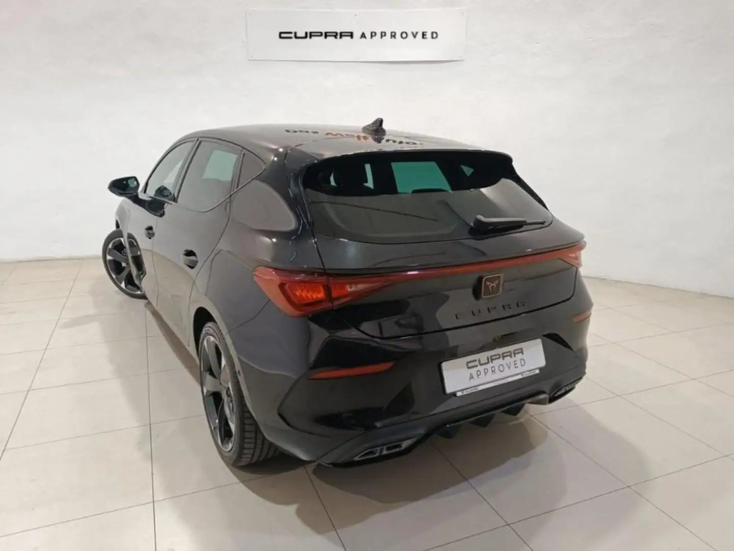 CUPRA Leon 1.5 eTSI 110 DSG Noir - 2
