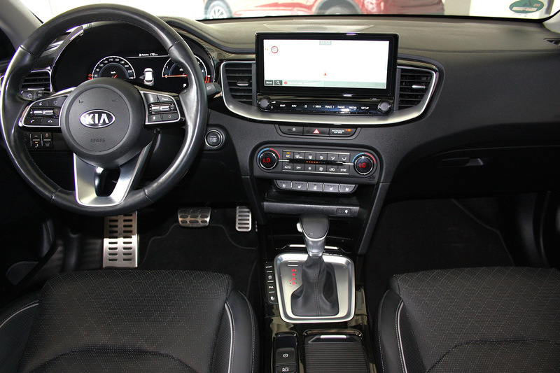 Kia XCeed 1.6 PLATINUM Leder/Navi/Kam/Pano/LED/Ahk — photo 12