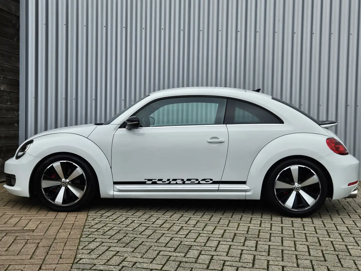 Volkswagen Beetle 2.0 TSI Sport /Automaat/Leer/Fender/200pk! Wit - 2