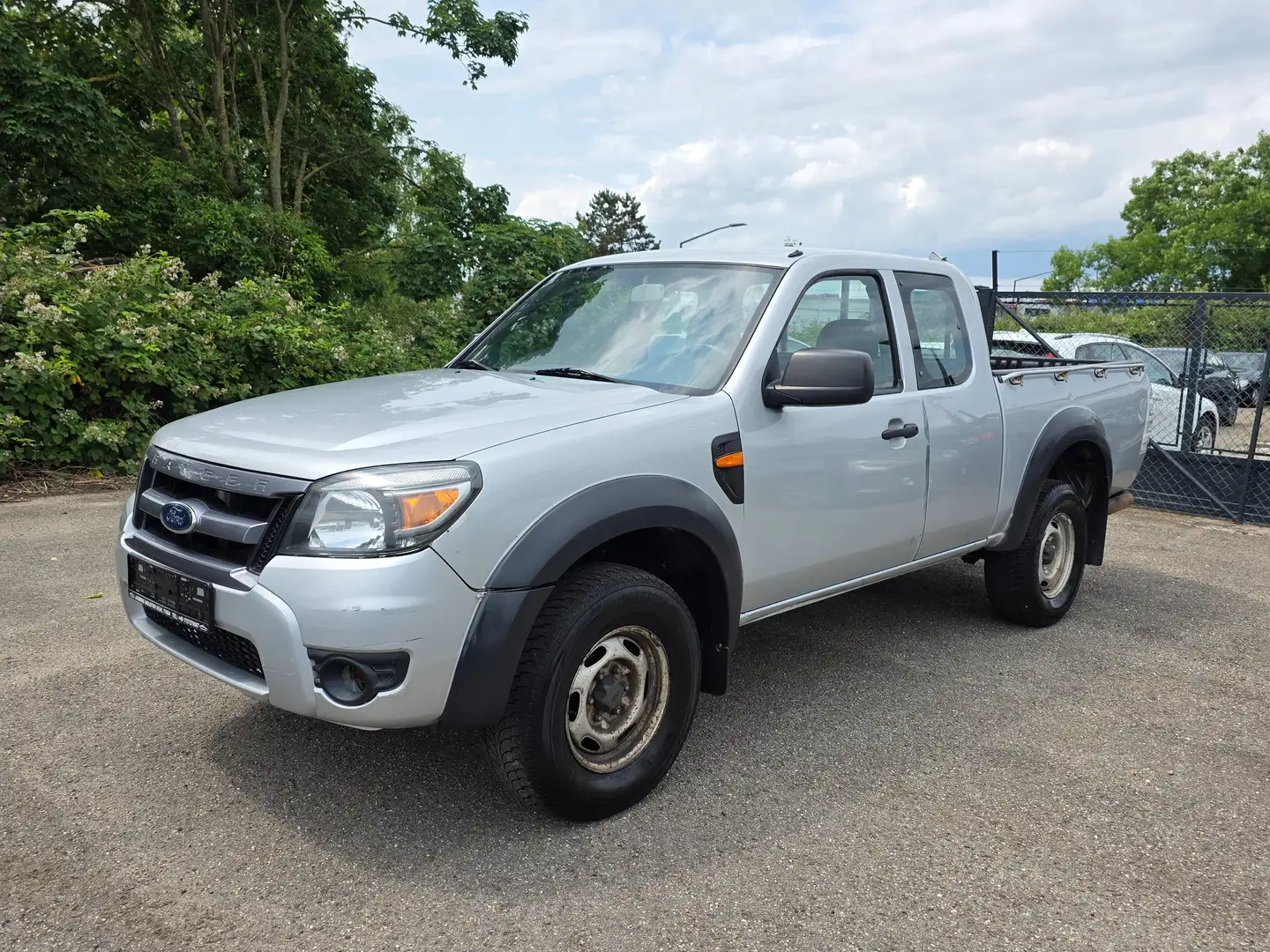 Ford Ranger 2.5 TDCI Doppelkabine 4X4 XL Klimaanlage 4 Sitzer Plateado - 1