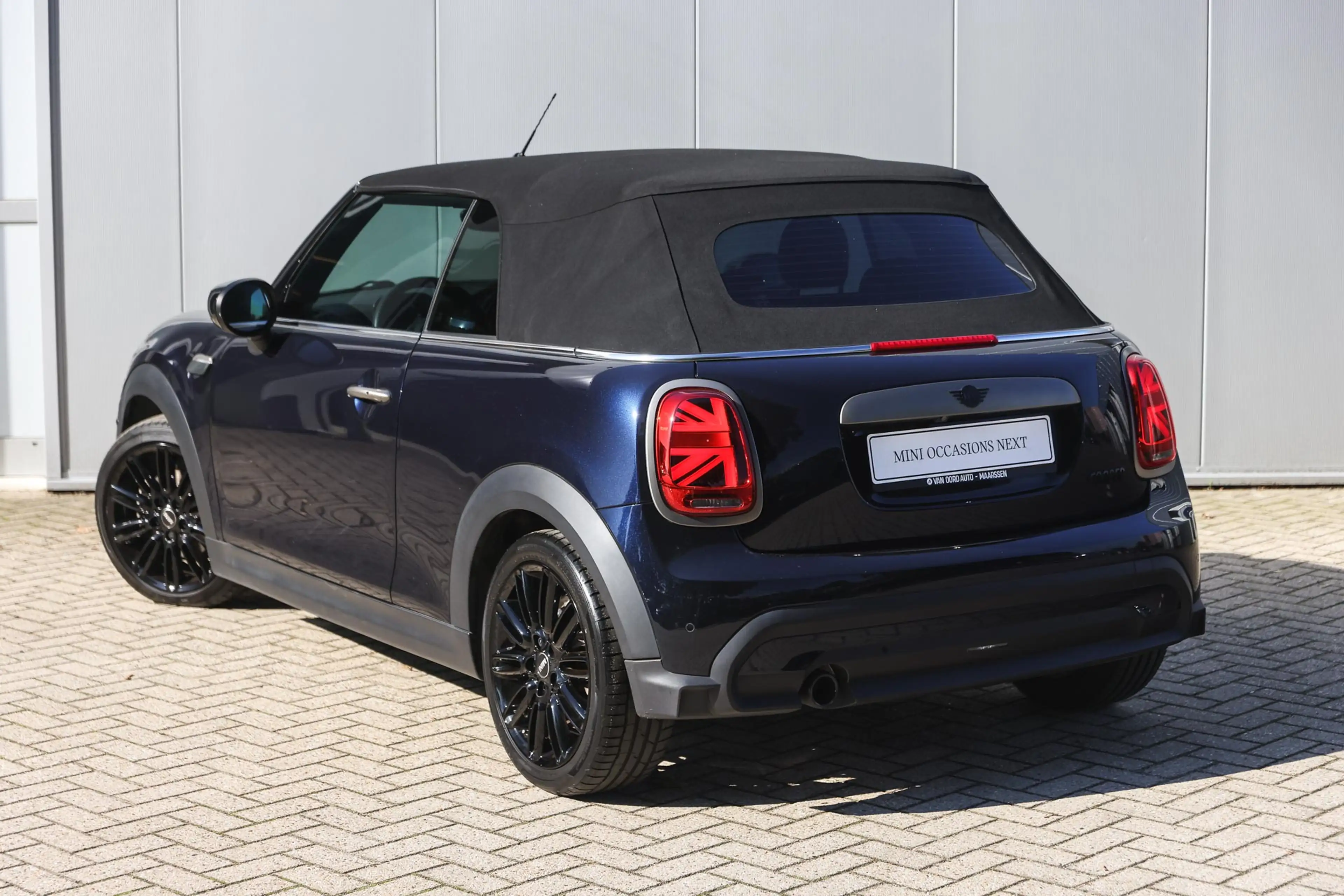 MINI Cooper Cabrio Automaat / Sportstoelen / Comfort Access / Achteru — photo 2