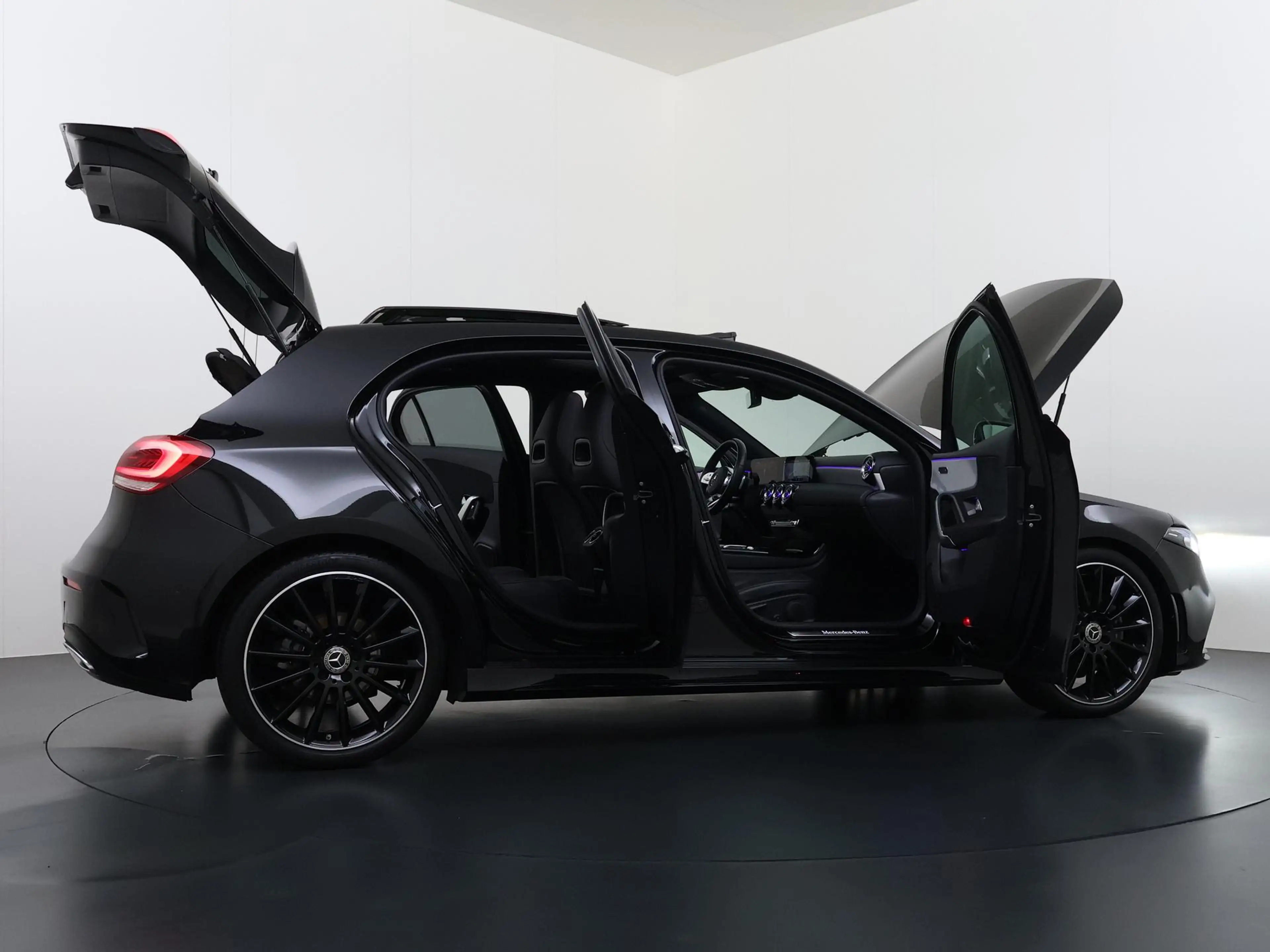 Mercedes-Benz A 180 Premium | Pano | Keyless | Sfeerverlichting — photo 10