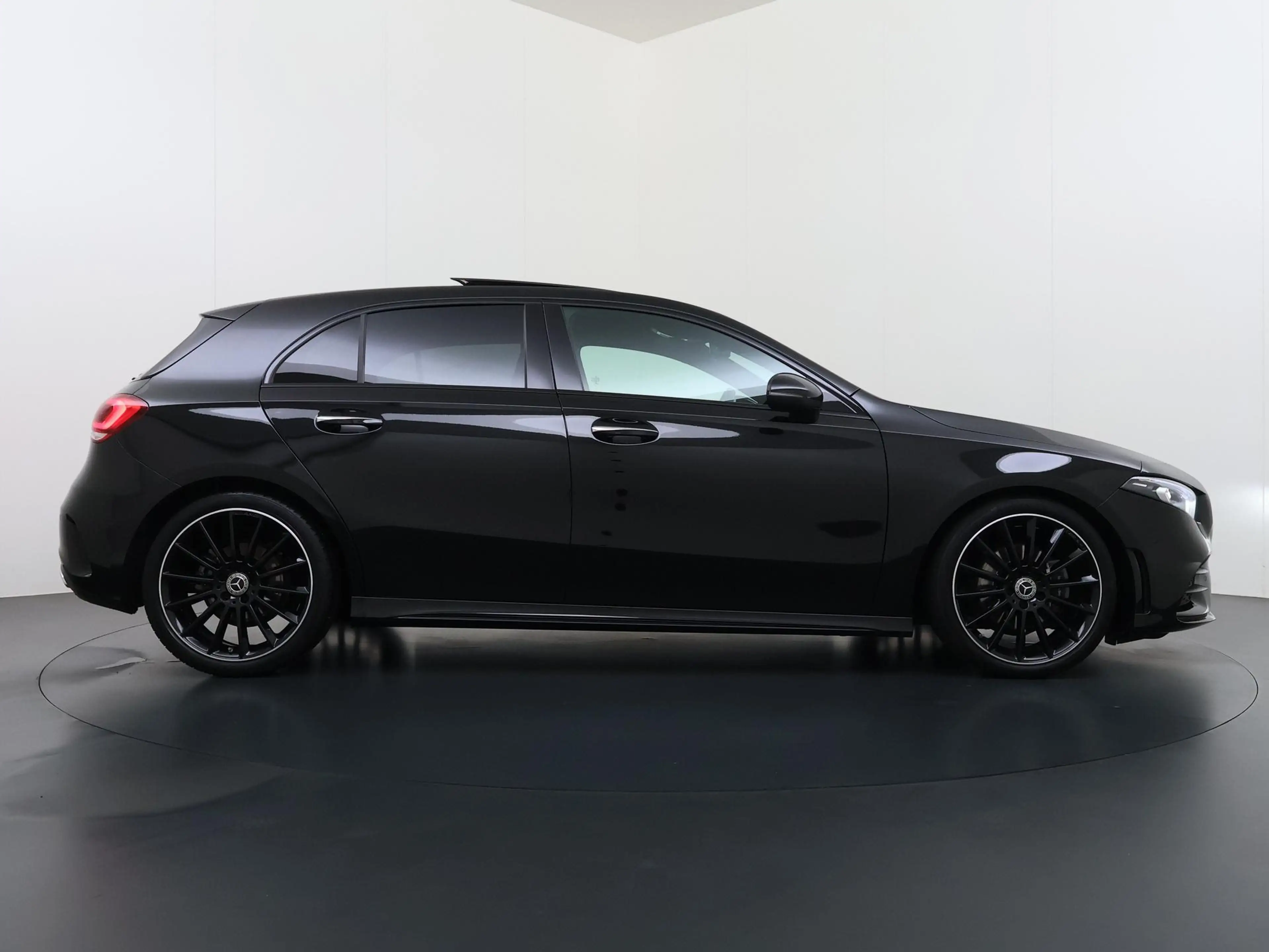 Mercedes-Benz A 180 Premium | Pano | Keyless | Sfeerverlichting — photo 6