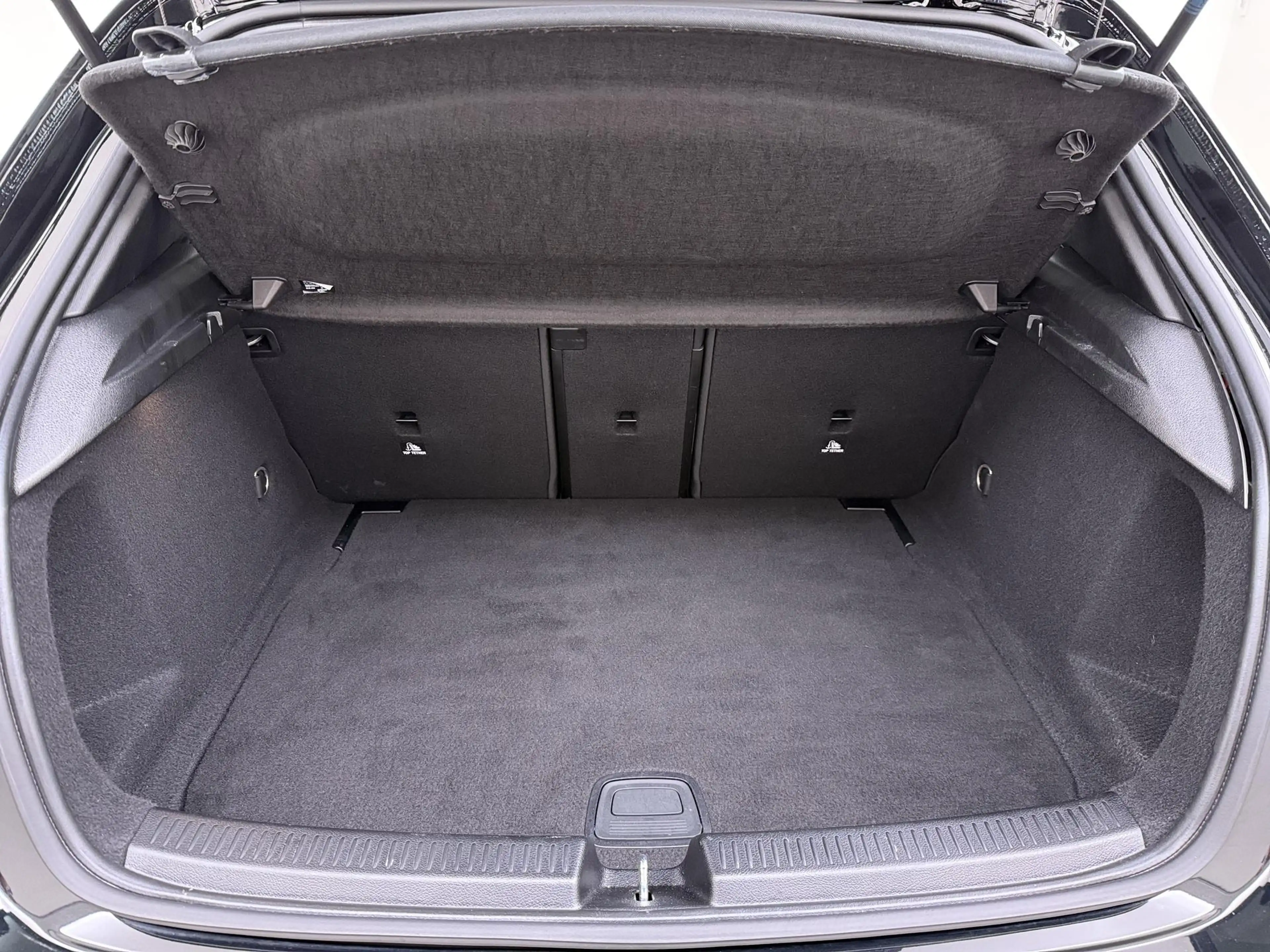 Mercedes-Benz A 180 Premium | Pano | Keyless | Sfeerverlichting — photo 14
