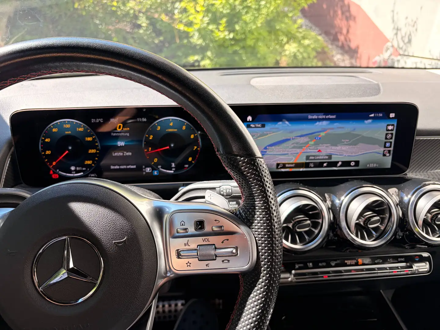 Mercedes-Benz GLB 200 GLB 200 4MATIC Aut. *AMG-Line* 8-fach Bereift! Schwarz - 2