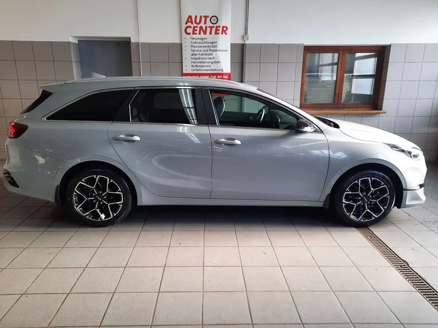 Kia Ceed SW / cee'd SW 1.5 T-GDI Edice 30 Gris - 2