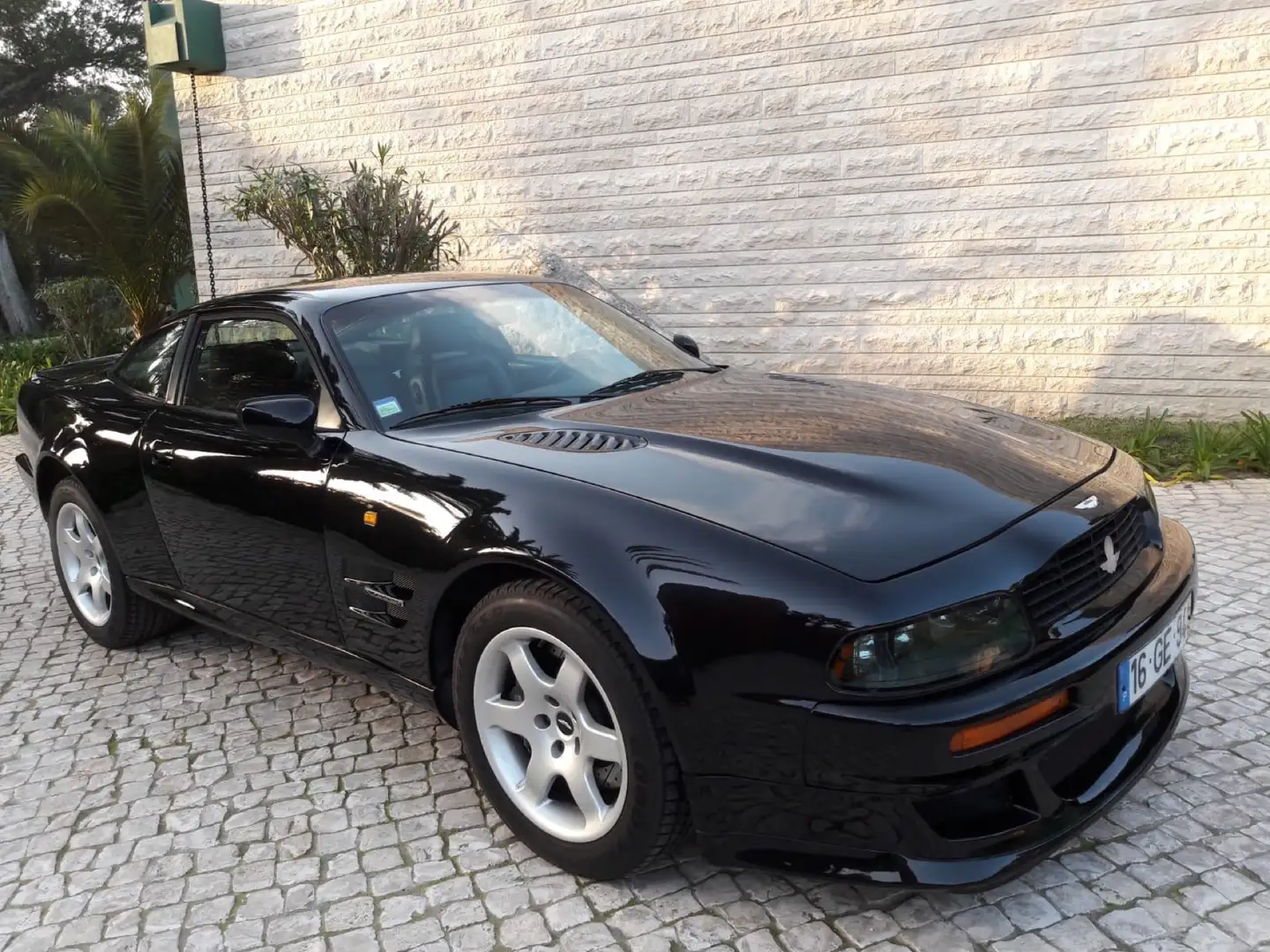 Aston Martin Vantage V550 V8 - 1