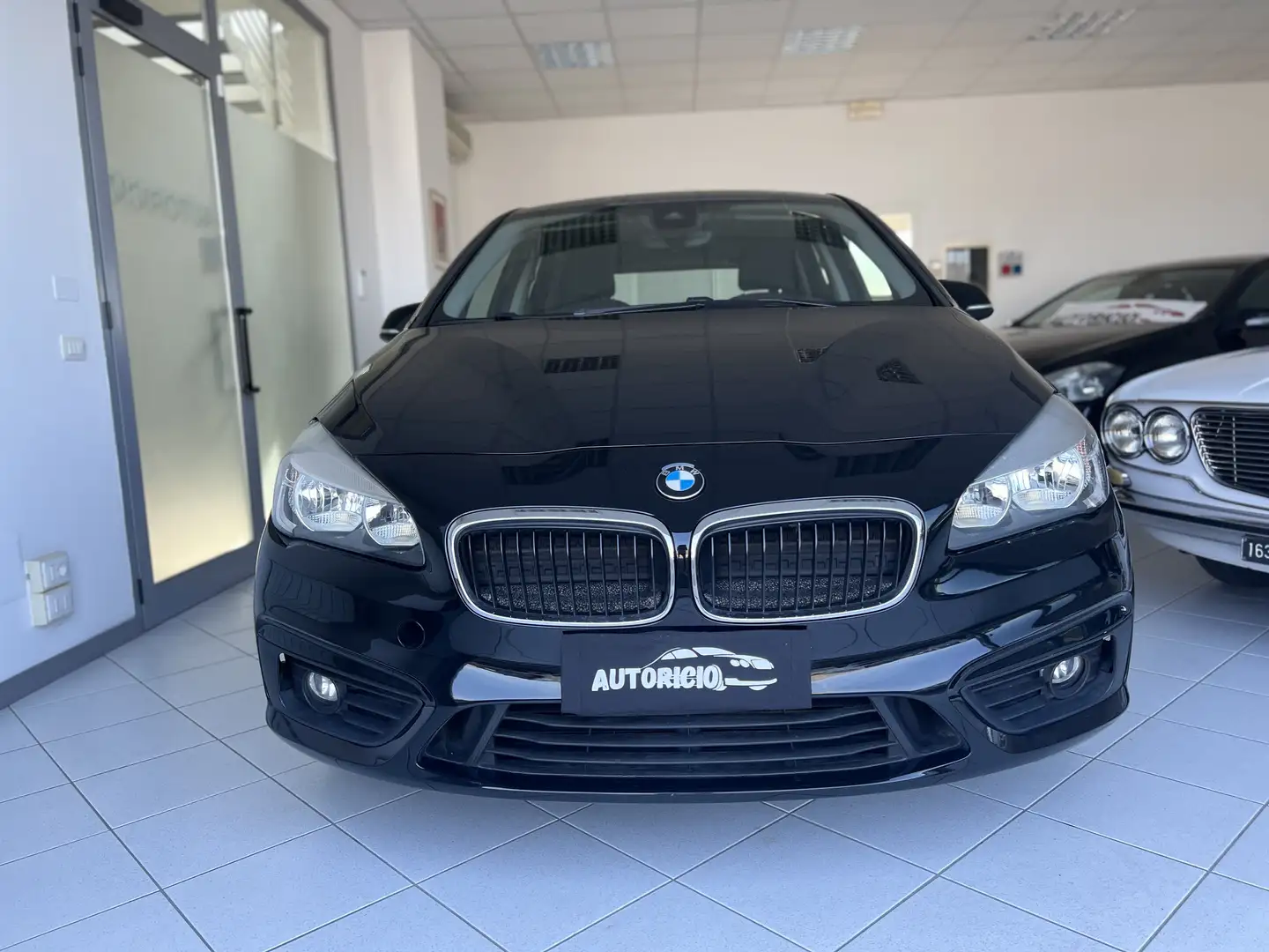 BMW 218 218d Active Tourer Luxury - 2