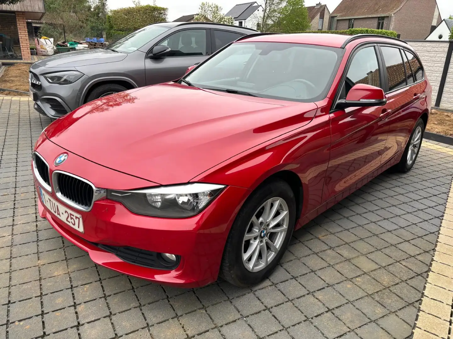 BMW 316 316d Touring Luxury Line Rouge - 2