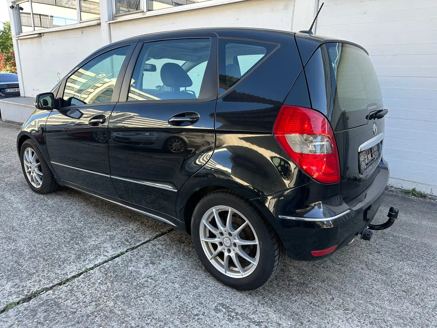 Mercedes-Benz A 180 Autotronic Schwarz - 2