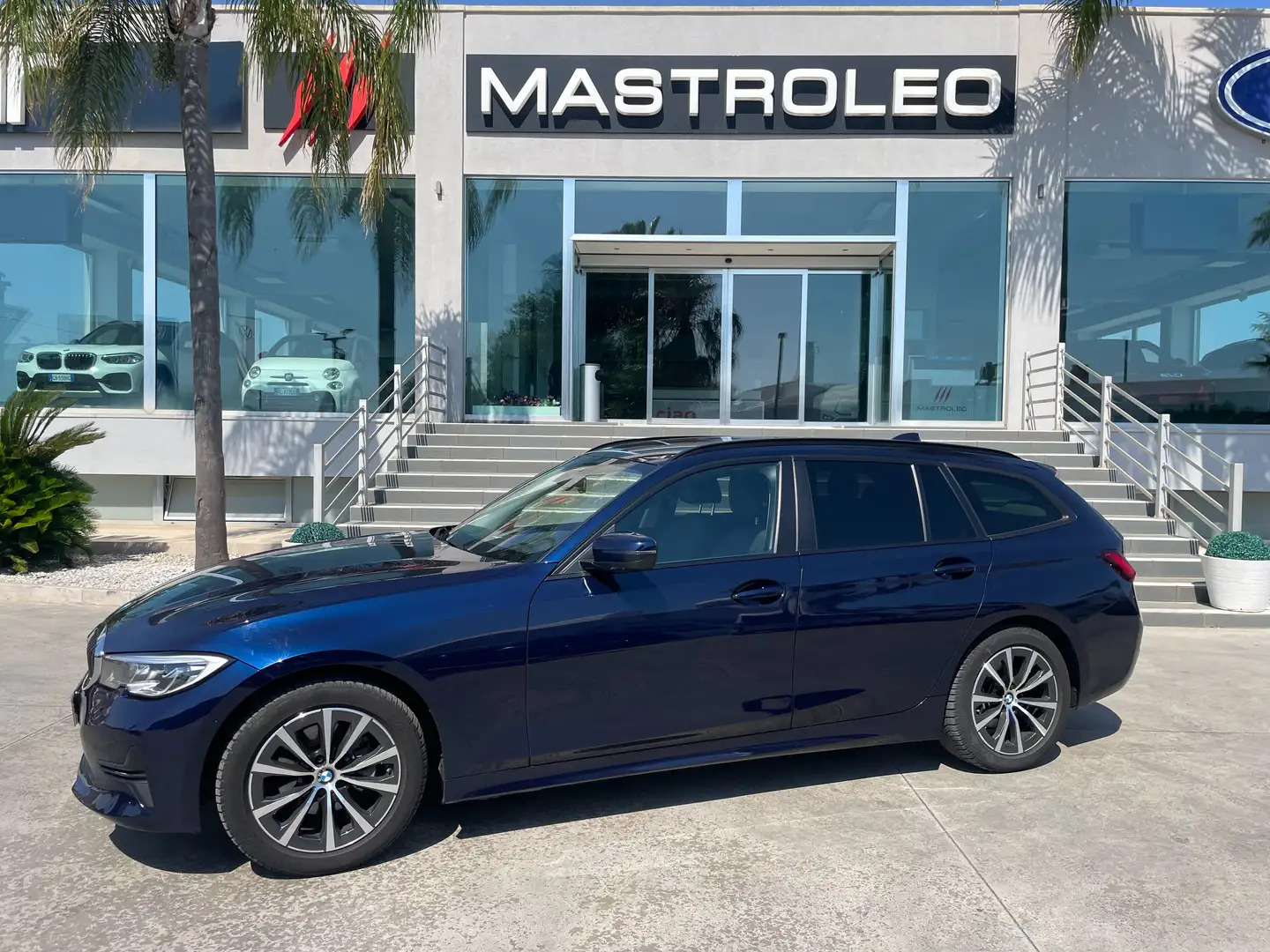 BMW 320 Serie 3  320d SW mhev 48V Business Advantage auto Azul - 2