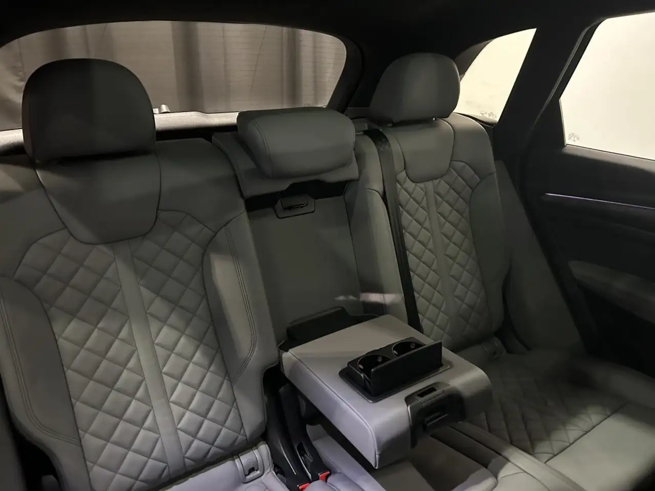 Audi SQ5 снимка Audi SQ5