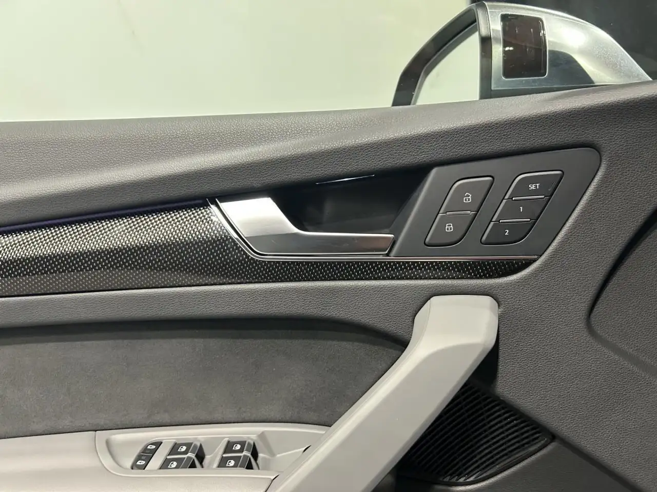 Audi SQ5 снимка Audi SQ5