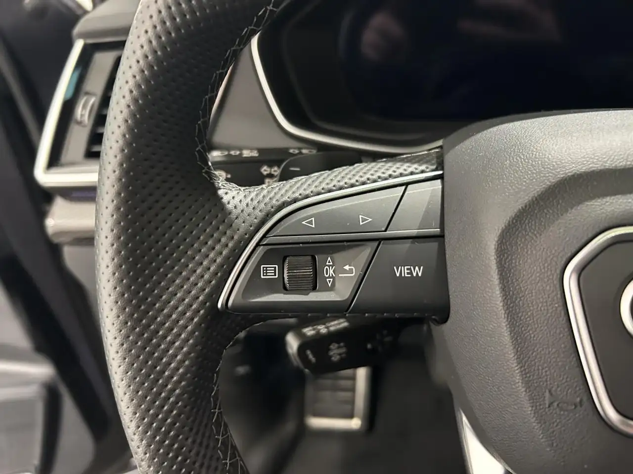 Audi SQ5 снимка Audi SQ5