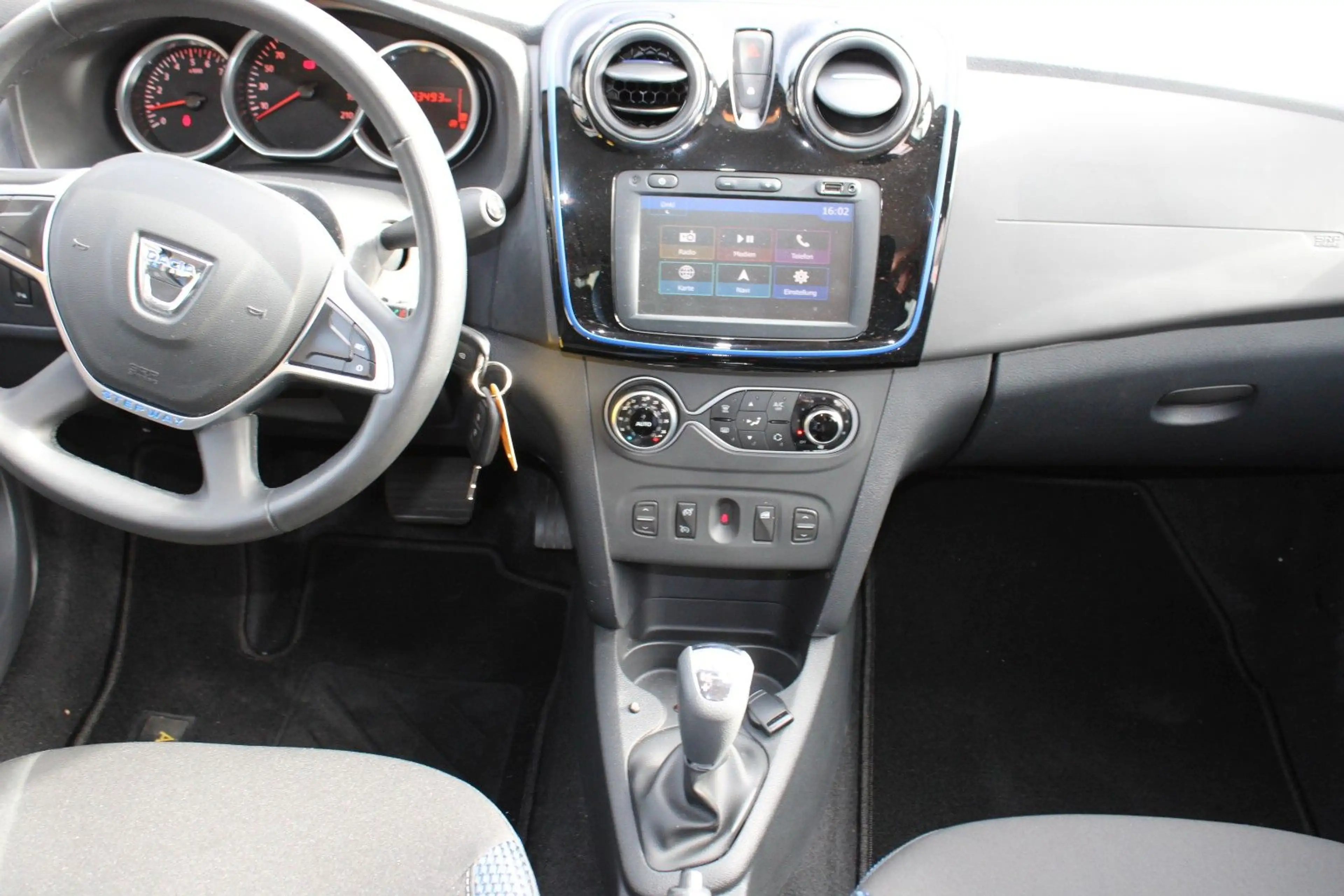 Dacia Logan MCV TCe 90 Stepway Webasto LPG Navi — photo 11