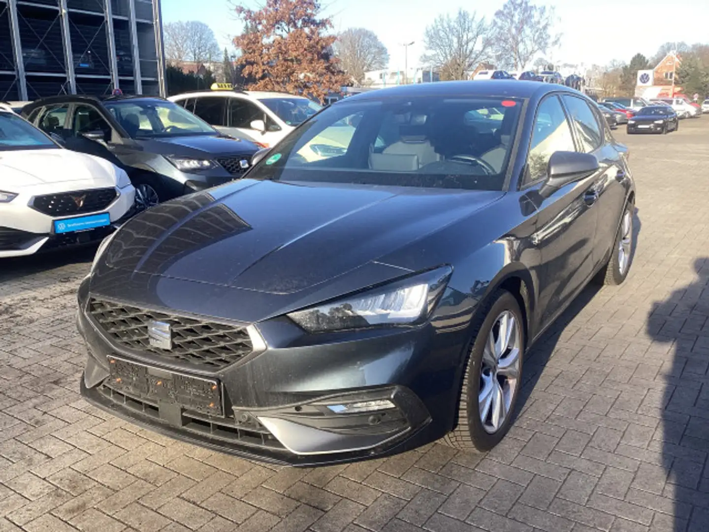 CUPRA Leon 1.5 eTSI FR DSG Navi Kamera CarPlay Keyless Grau - 2