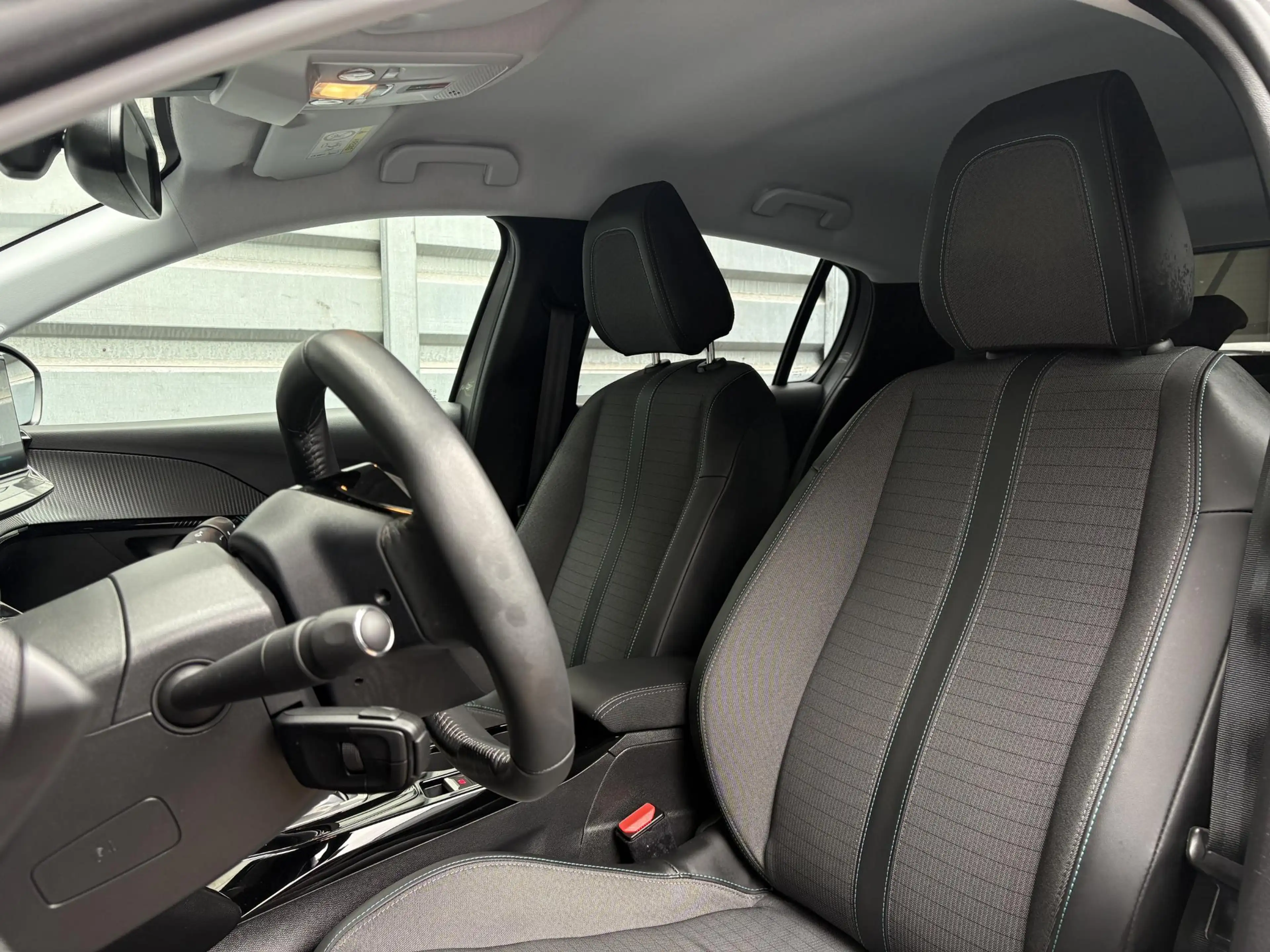 Peugeot e-208 Allure Pack EV 3-FASEN 50kWh 136pk | TREKHAAK | ST — photo 9