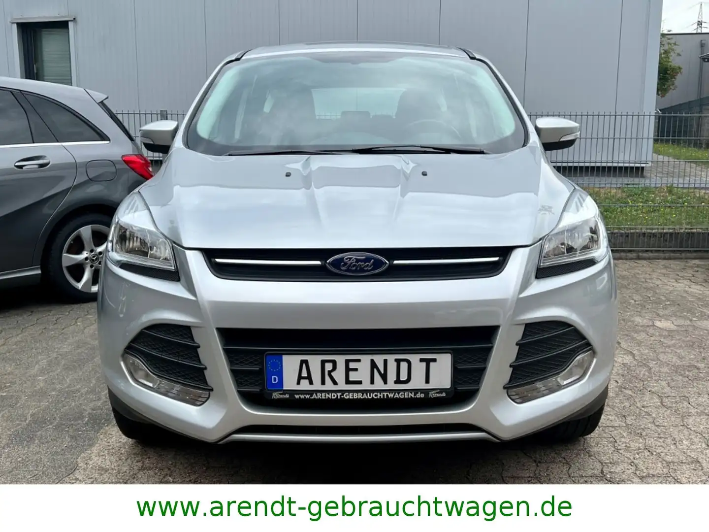 Ford Kuga 1.5 EcoBoost 2x4 Trend*1-Hand/PDC/23446 Km* Silber - 2