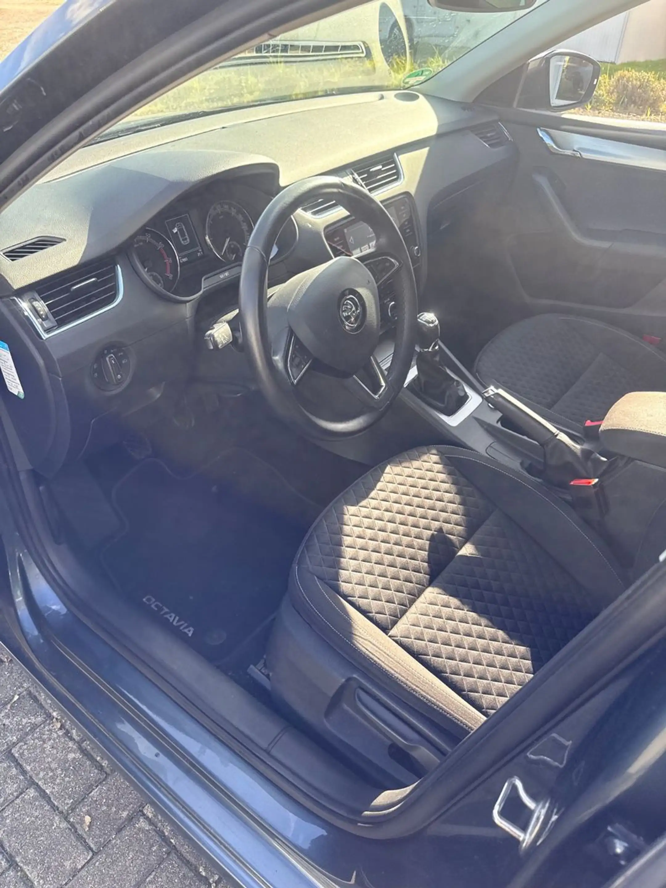 Skoda Octavia Combi Drive — photo 10