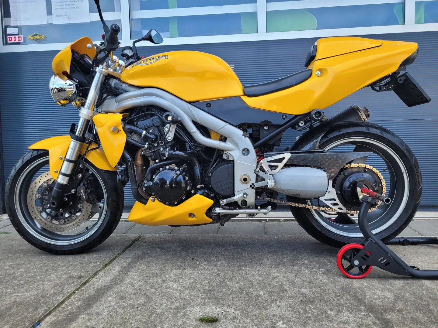 Triumph Speed Triple 955i Amarillo - 1