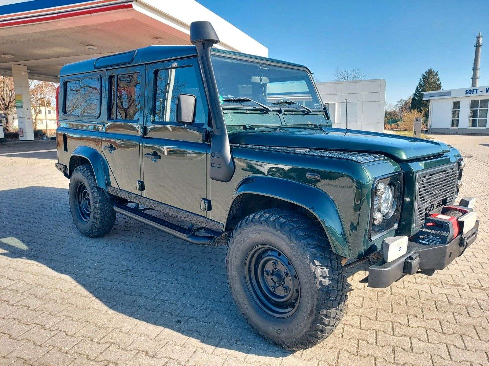 Second hand Land Rover Defender 2.4 TD