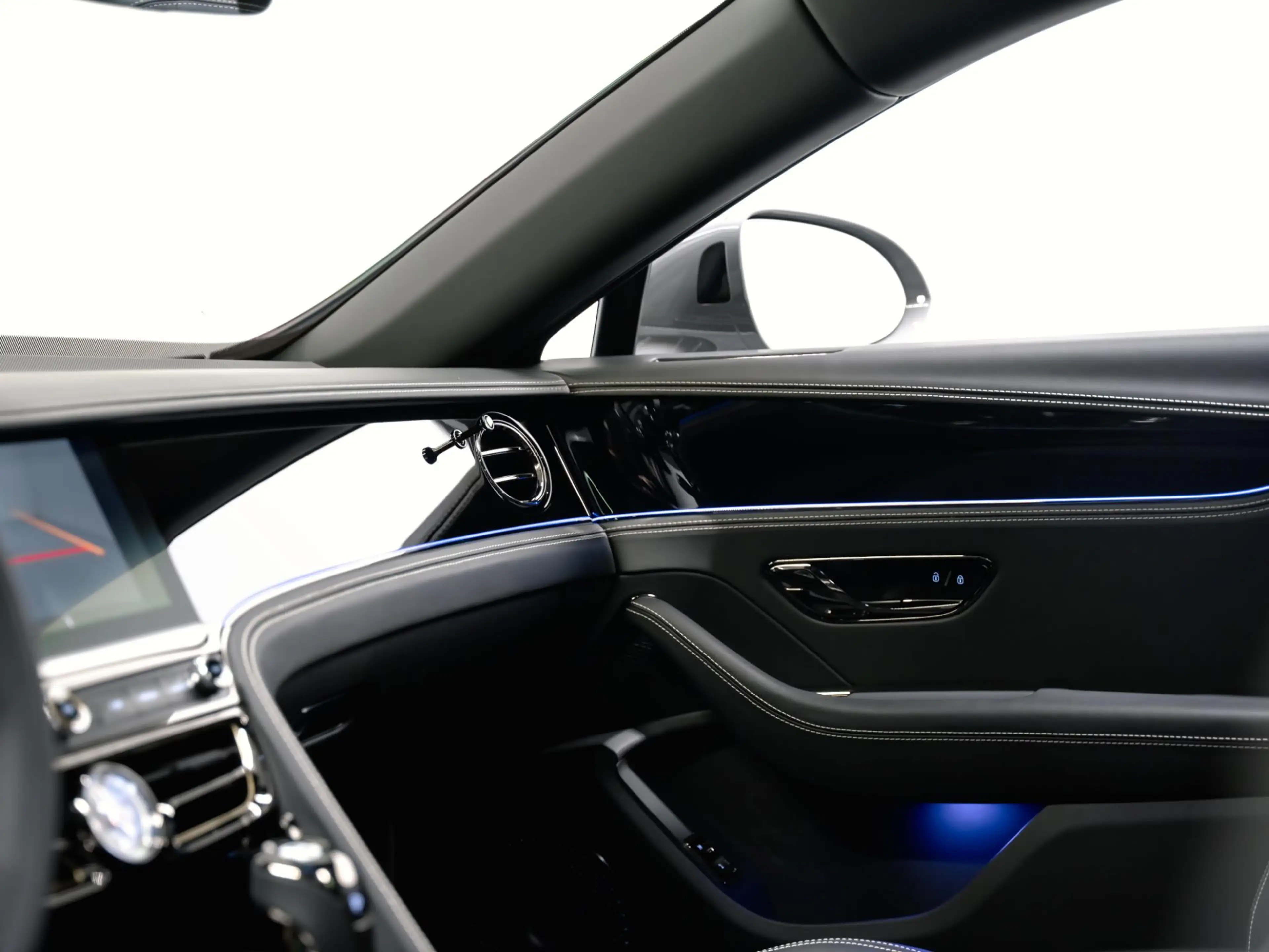 Bentley Flying Spur 4.0 V8 Hybrid — photo 11
