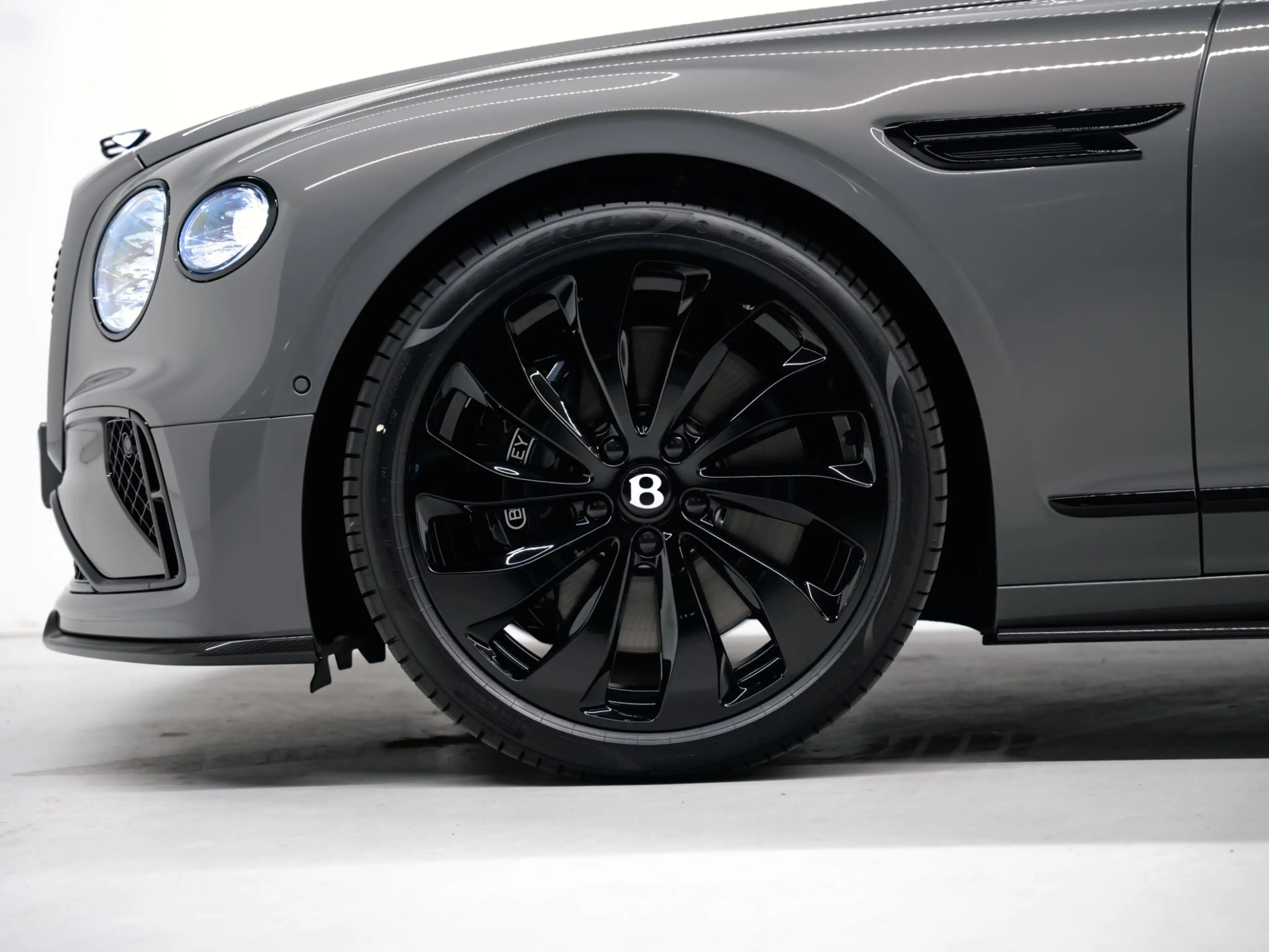 Bentley Flying Spur 4.0 V8 Hybrid — photo 4
