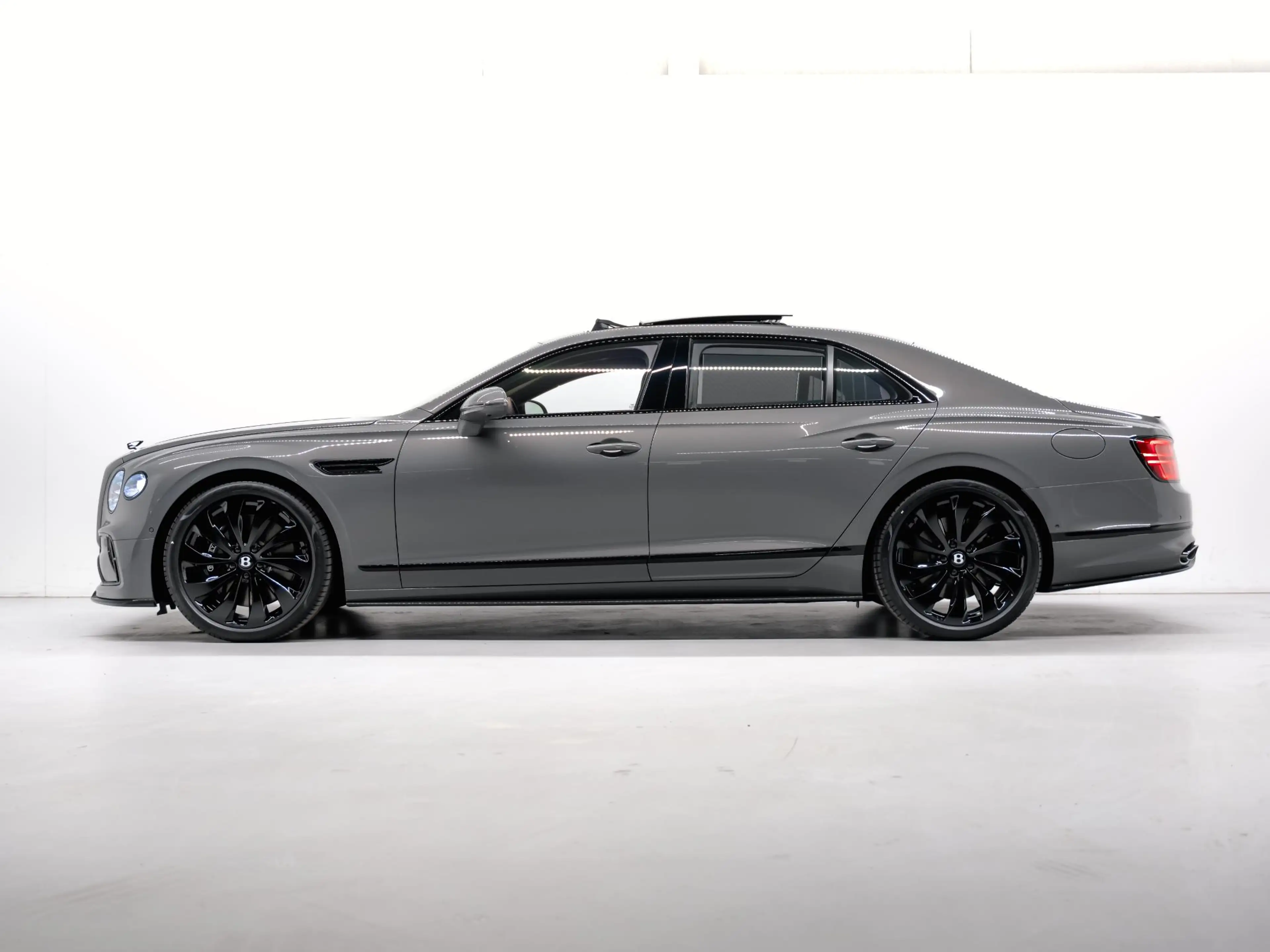 Bentley Flying Spur 4.0 V8 Hybrid — photo 2