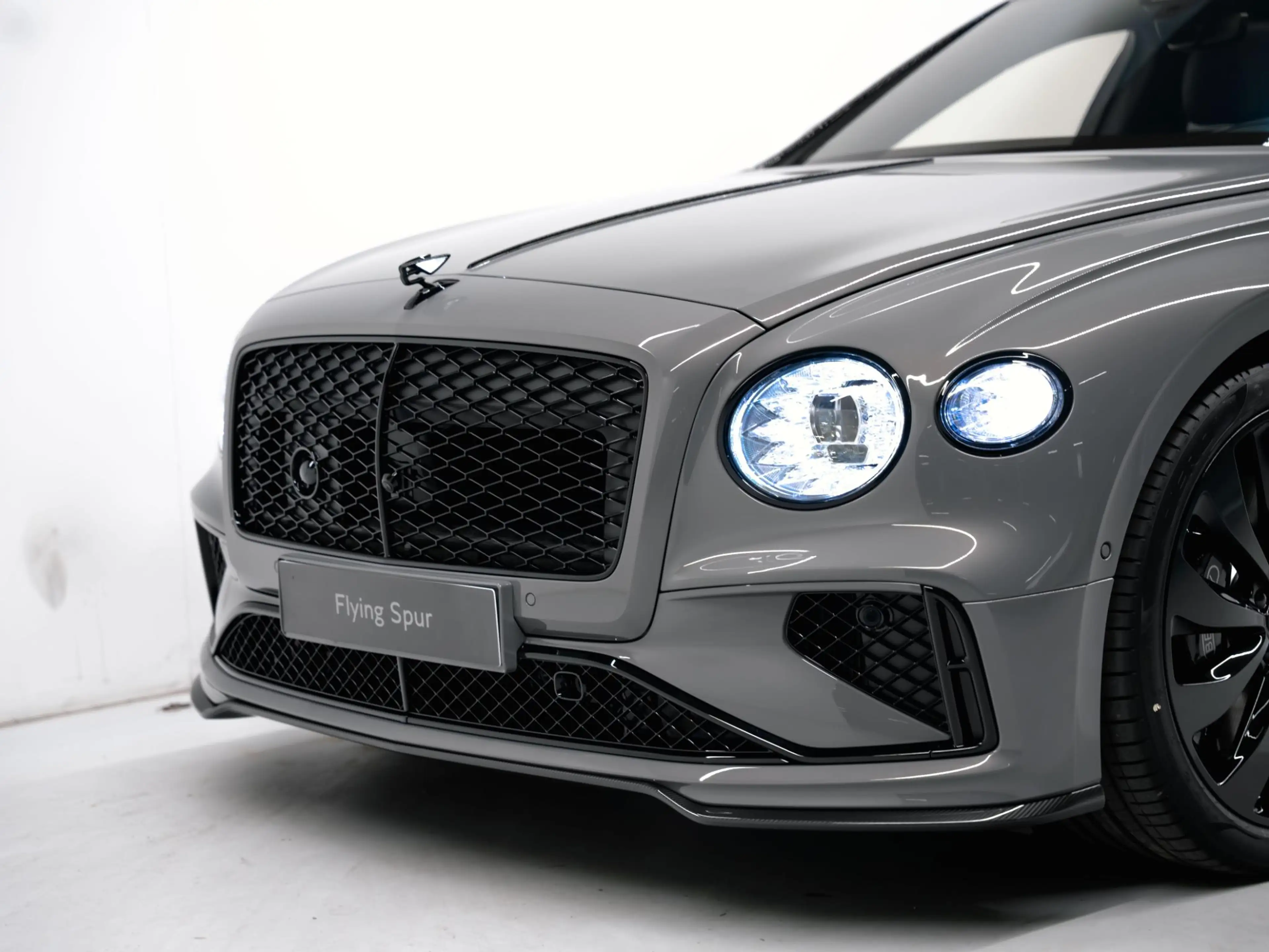 Bentley Flying Spur 4.0 V8 Hybrid — photo 5
