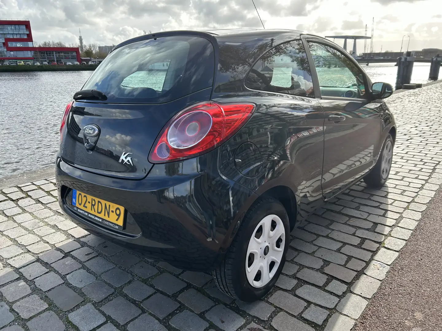 Ford Ka/Ka+ 1.2 Comfort start/stop 74.000 km airco keurige aut Schwarz - 2