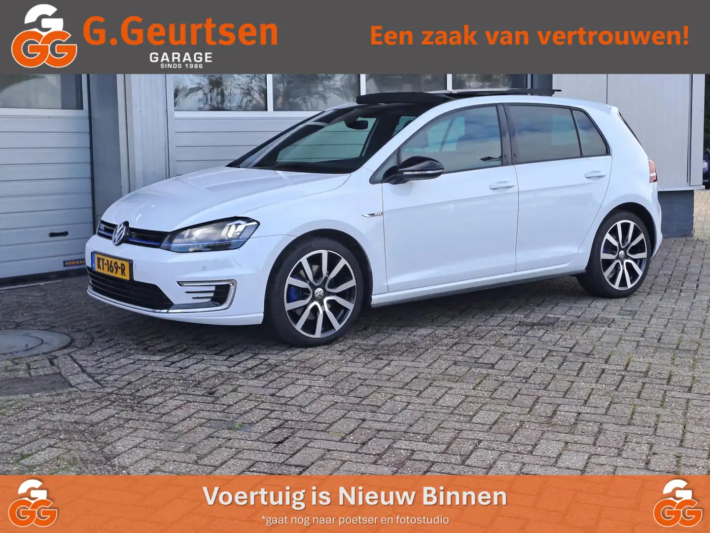Volkswagen Golf GTE 1.4 TSI Connected Series Panoramadak, Apple Carpla Wit - 1
