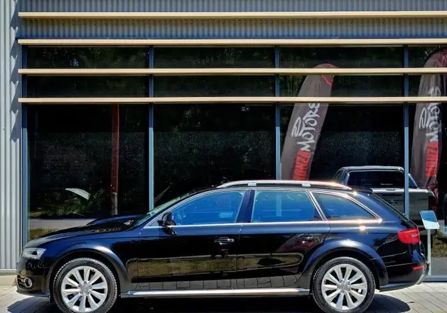 Audi A4 Allroad view 4