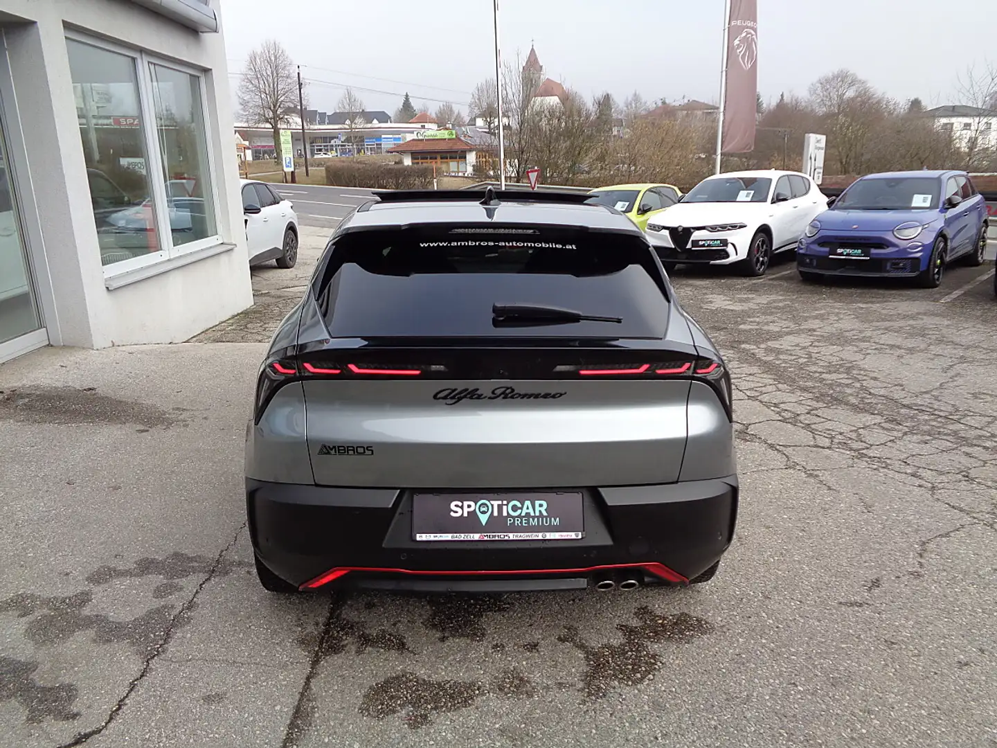 Alfa Romeo Junior Ibrida  1.2 MHEV e-DCT6 Grau - 2