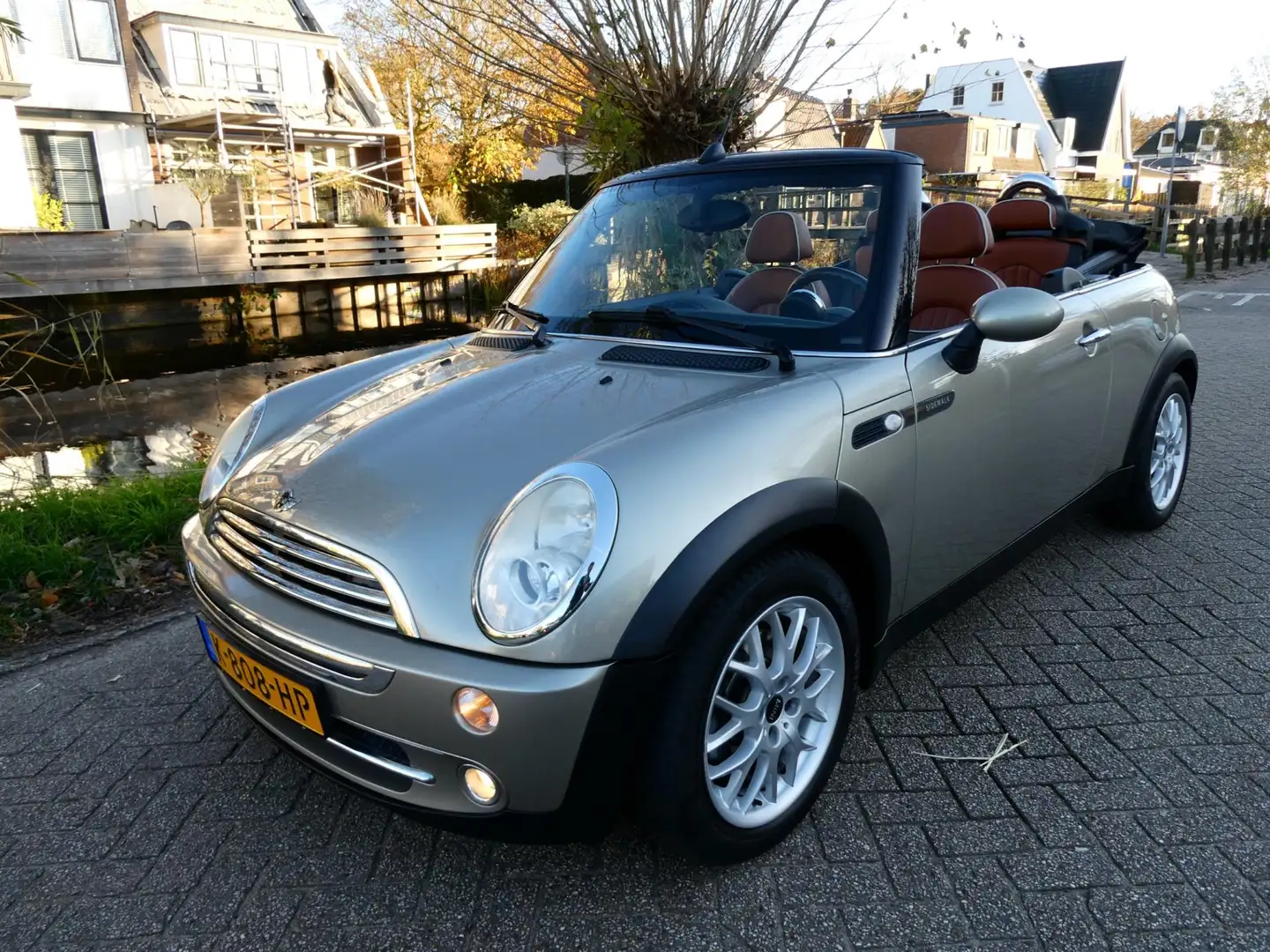 MINI One Cabrio Mini 1.6 90pk Airco Cruise Leder Keurig met histor Gri - 1