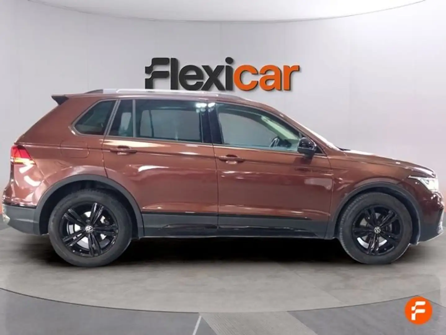 Volkswagen Tiguan 2.0TDI Urban Sport 110kW Marrón - 2