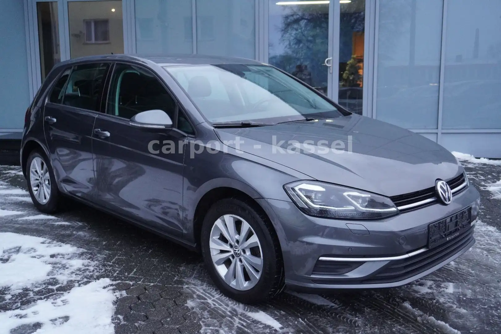 Volkswagen Golf VII Lim. Comfortline Automatik/Navi/LED Grau - 1