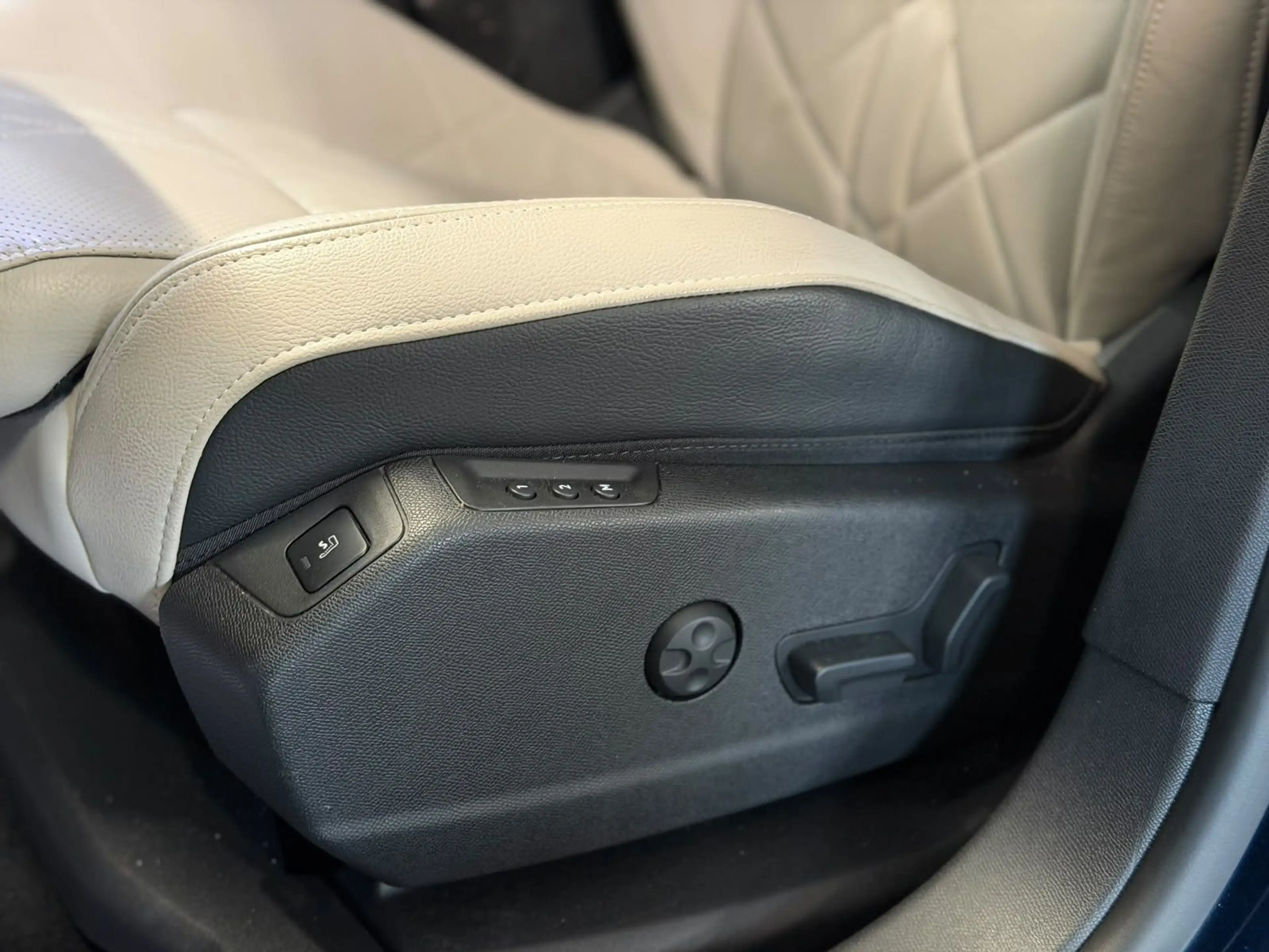 DS Automobiles DS 7 Crossback Esprit de Voyage LED+KAM+AHK+MEM — photo 9