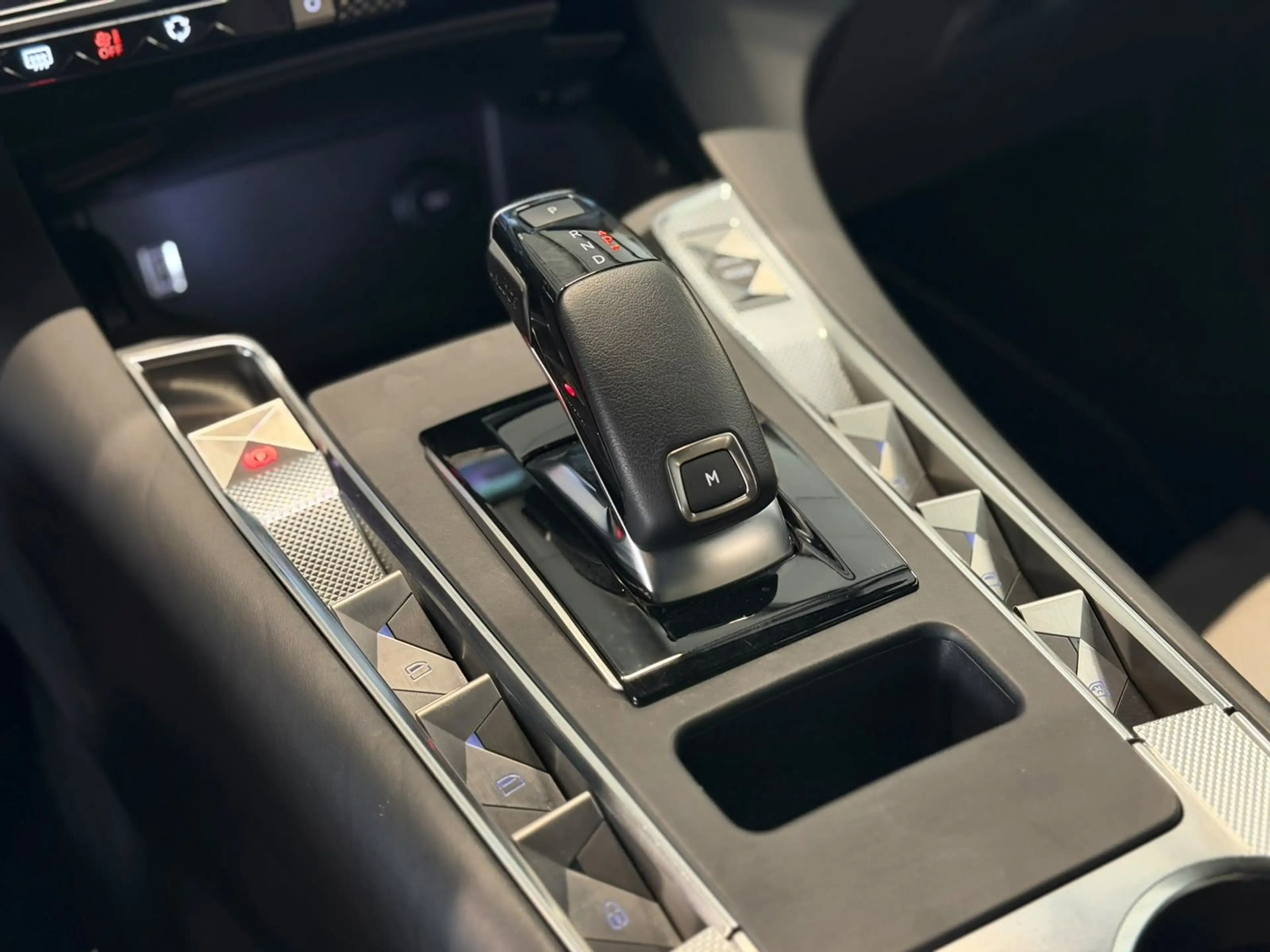 DS Automobiles DS 7 Crossback Esprit de Voyage LED+KAM+AHK+MEM — photo 11