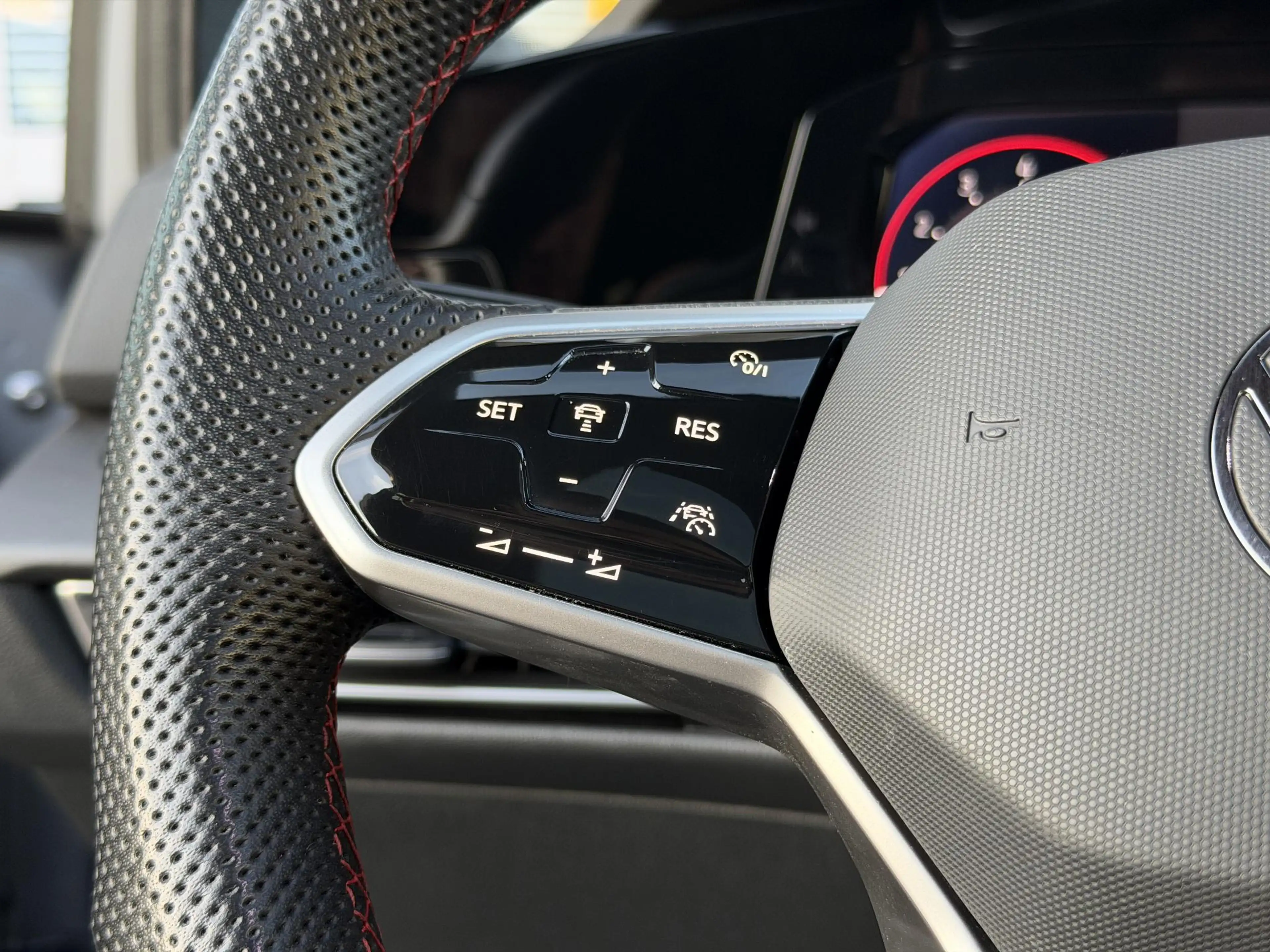 Volkswagen Golf GTI 2.0 TSI CLUBSPORT | Schuif-kanteldak | IQ | H/K | — photo 24